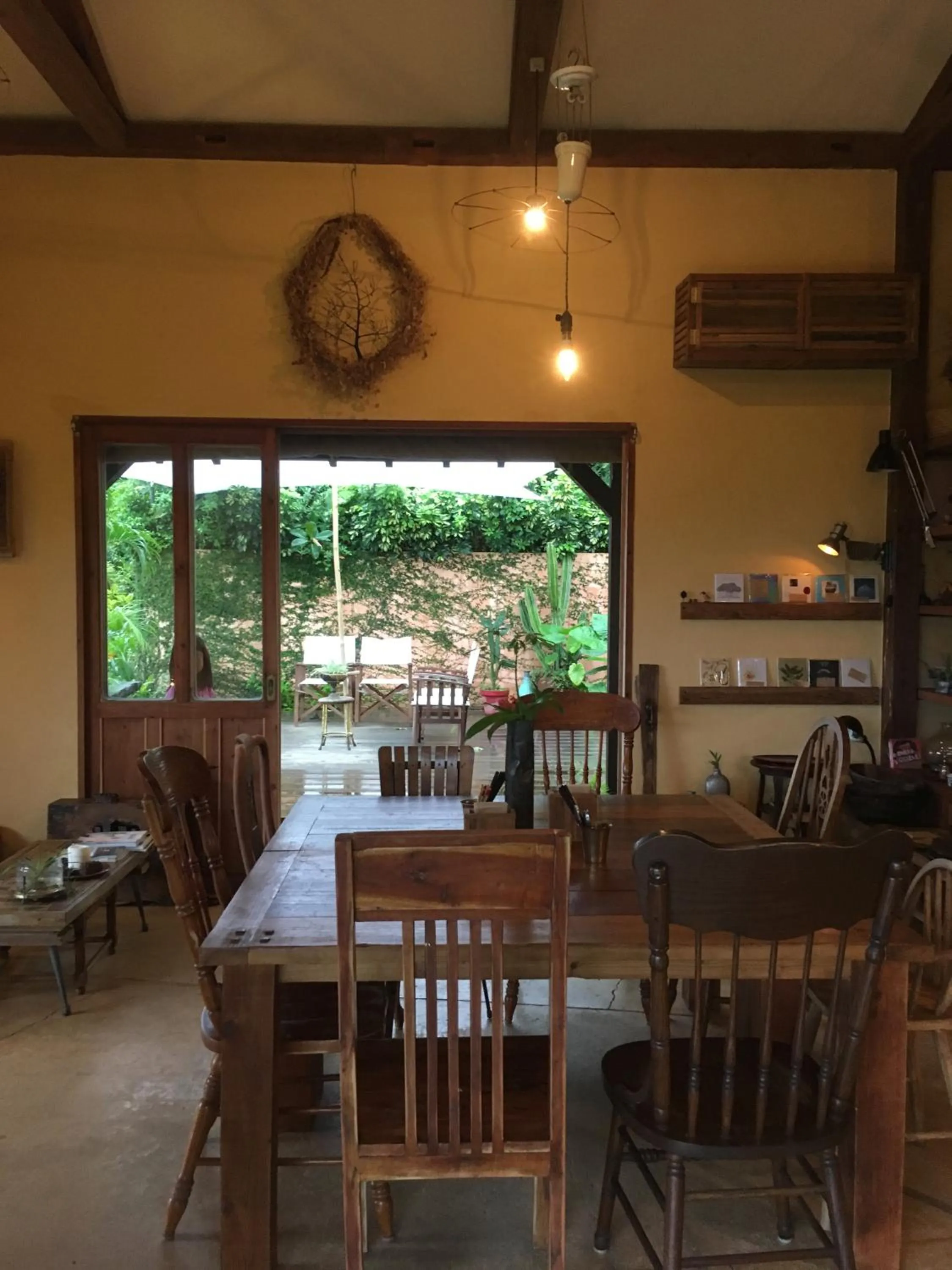 Restaurant/places to eat in Somos