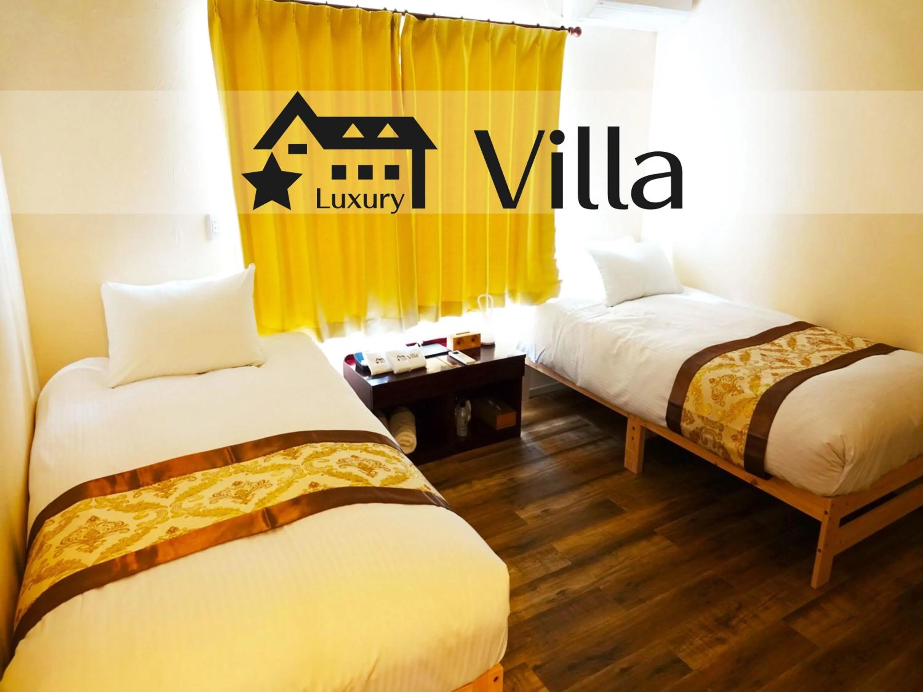 Photo of the whole room, Bed in Meteor Garden