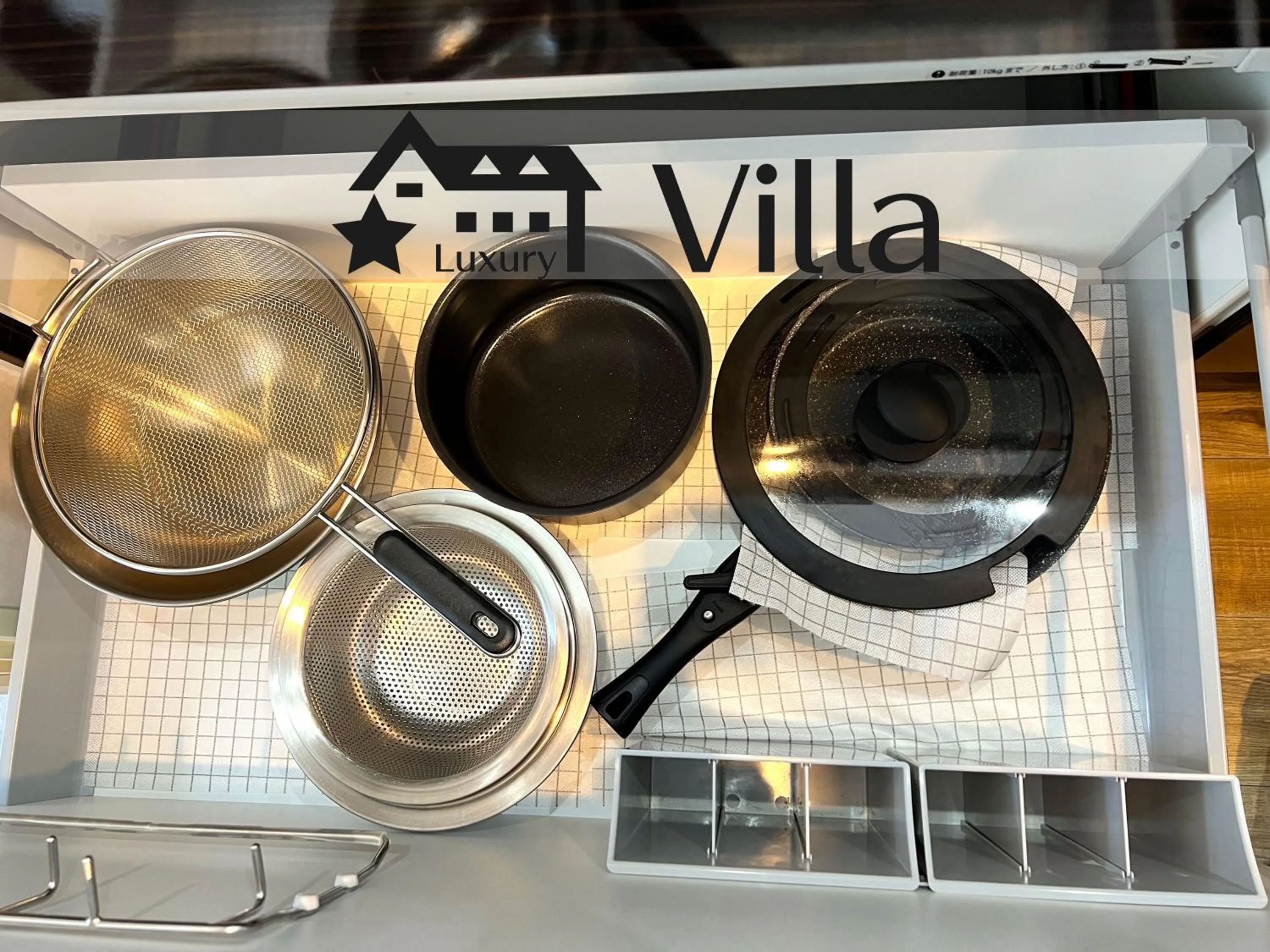 Kitchen or kitchenette in Meteor Garden