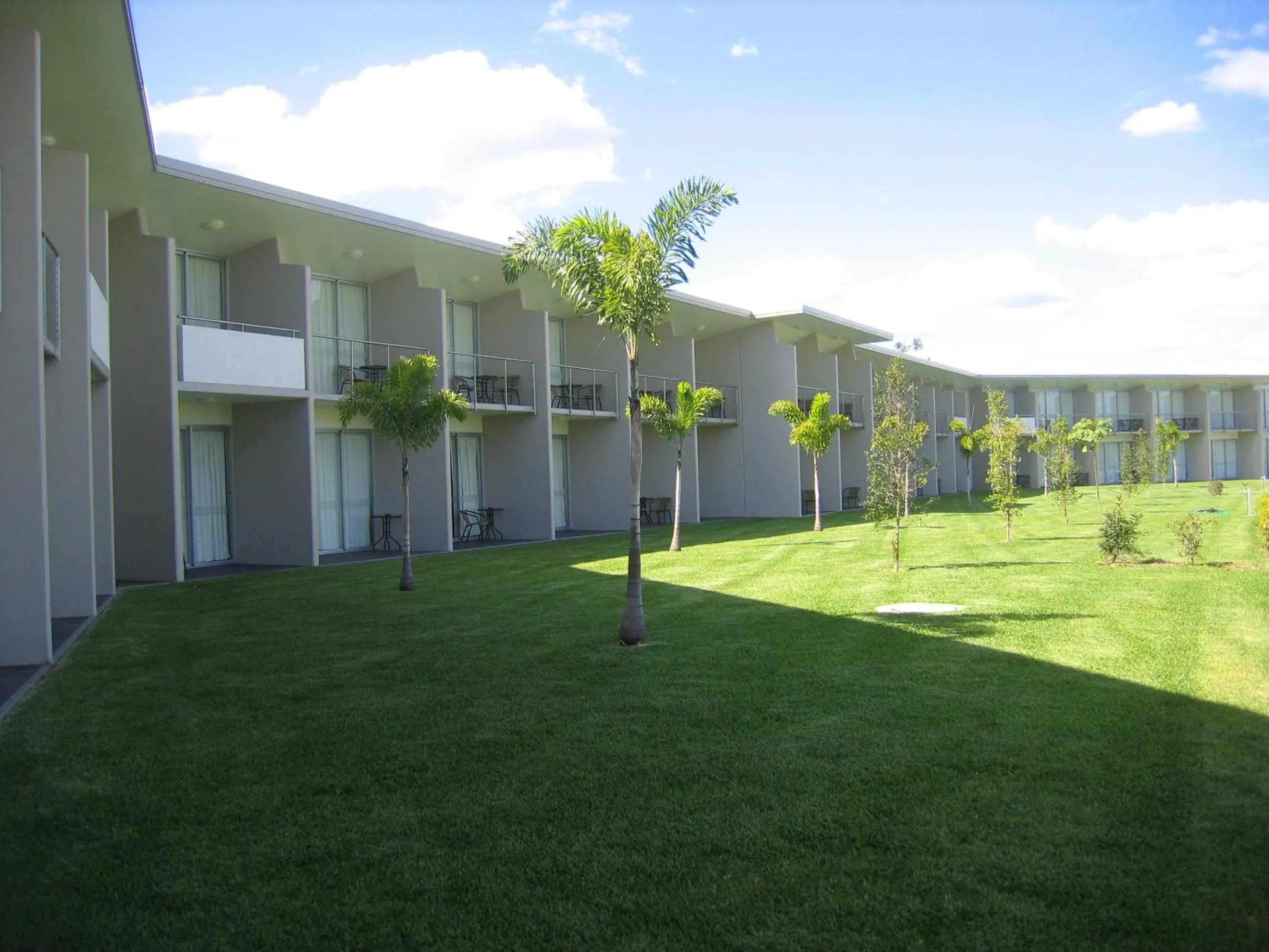 Garden in Country Roads Motor Inn Dysart