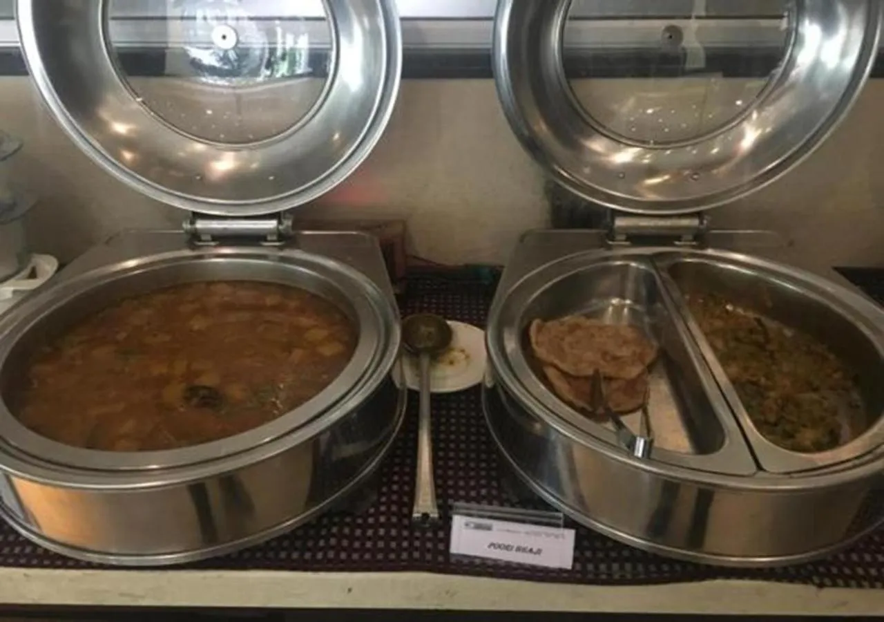 Breakfast in Tarawade Clarks Inn Pune