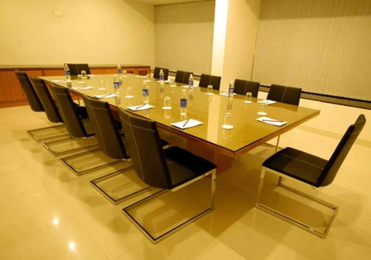 Meeting/conference room in Tarawade Clarks Inn Pune