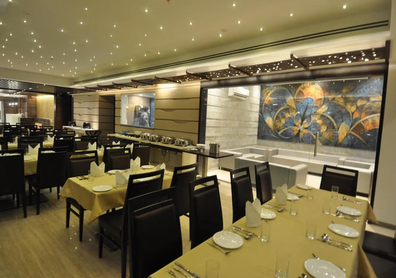 Restaurant/places to eat in Tarawade Clarks Inn Pune