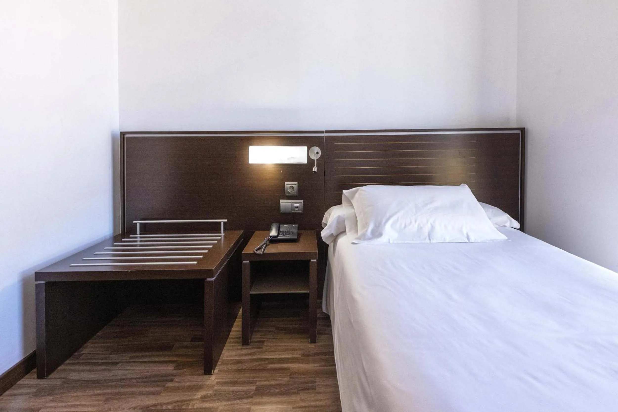 Bedroom, Bed in Globales Castillo de Ayud