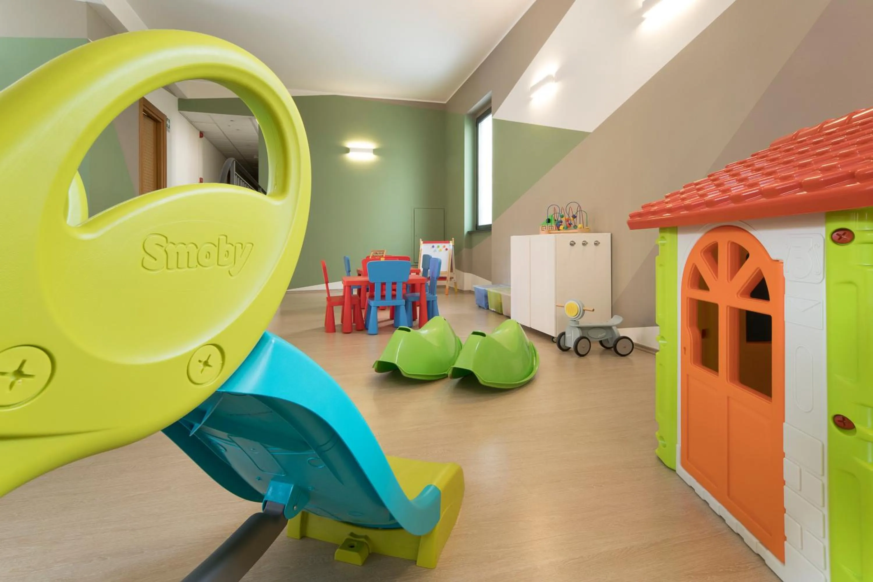 Children play ground in Hotel Residence Laigueglia free parking
