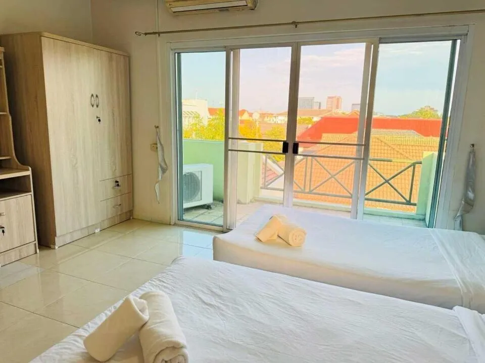 Bedroom, Bed in Hotel O Bupatara Chiangmai