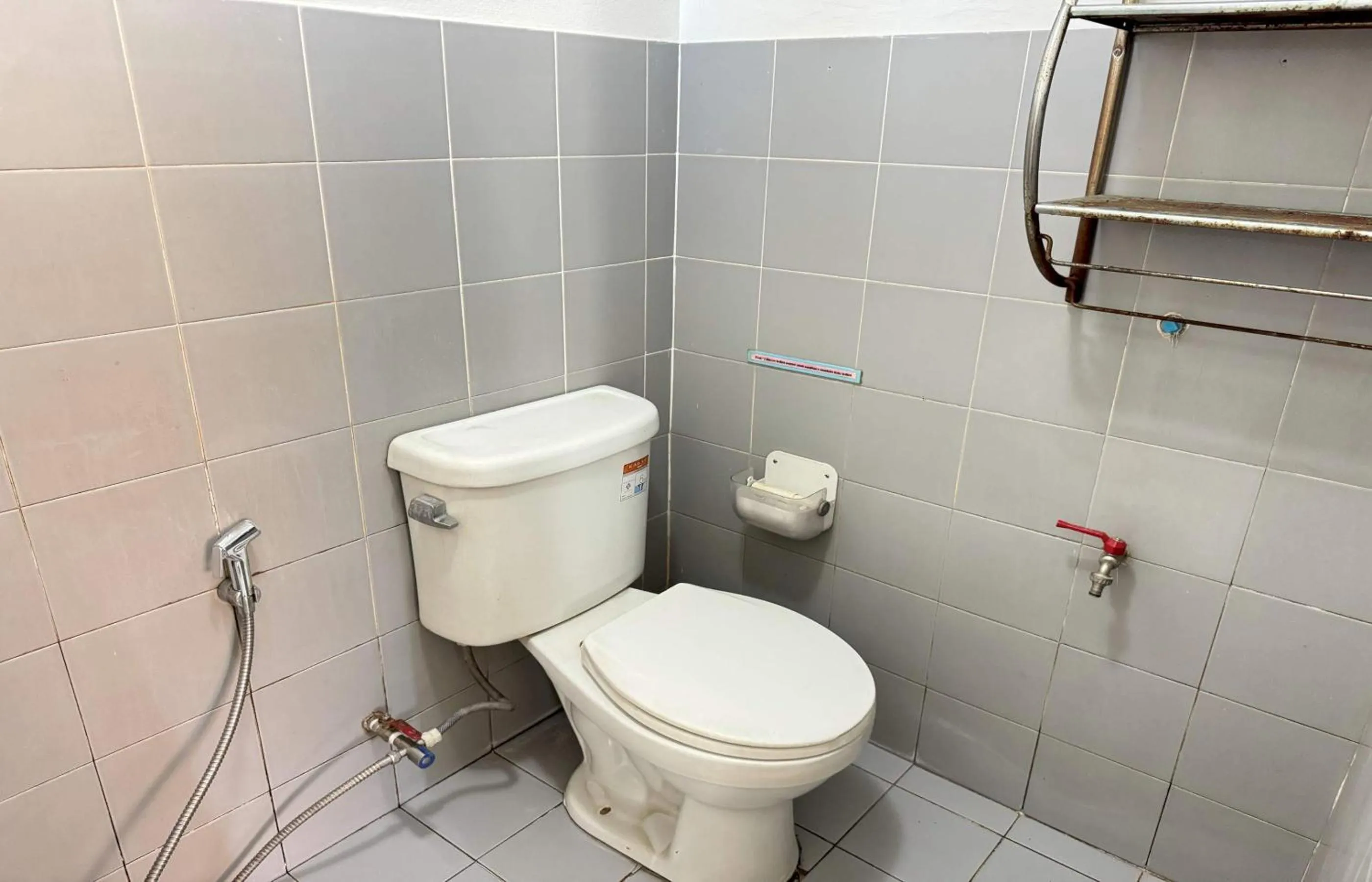 Bathroom in Hotel O Bupatara Chiangmai