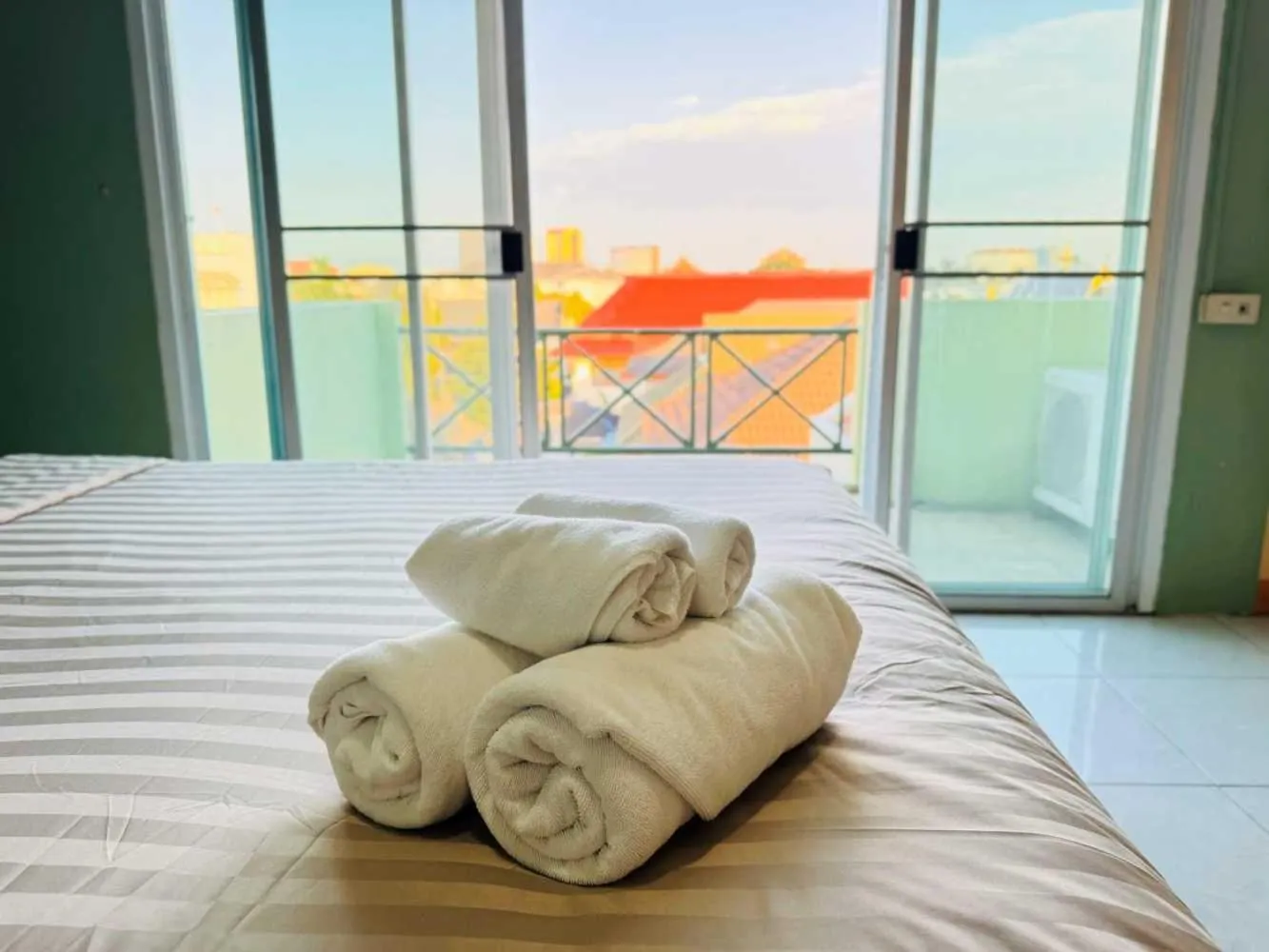 Bedroom, Bed in Hotel O Bupatara Chiangmai