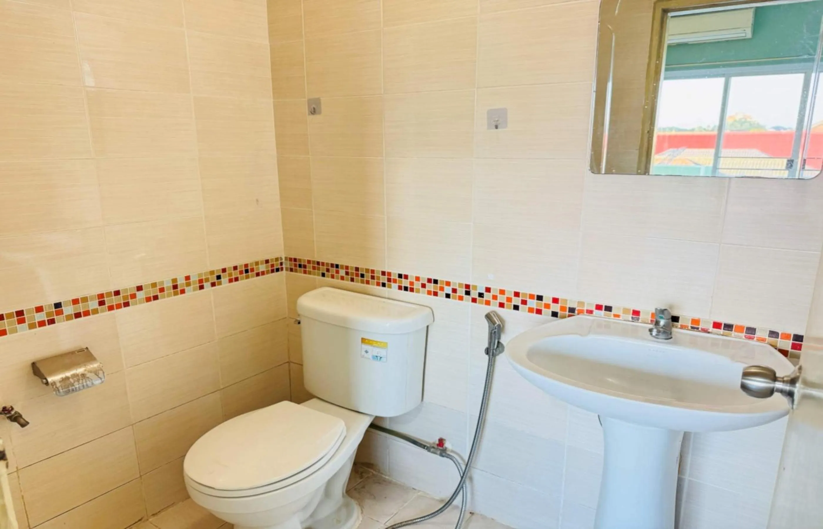 Bathroom in Hotel O Bupatara Chiangmai