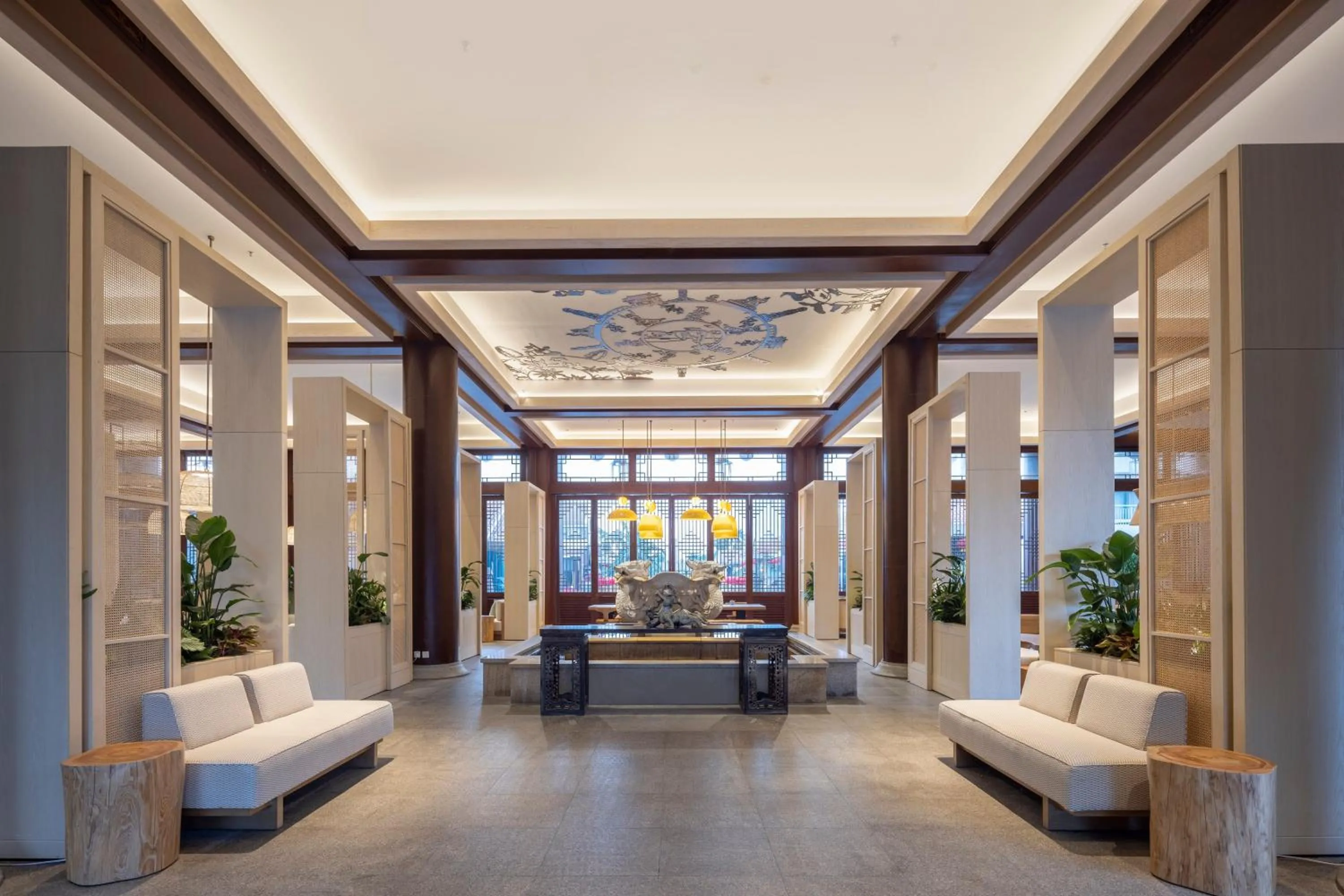 Lobby or reception in Grand Mercure Sanya Yalong Bay
