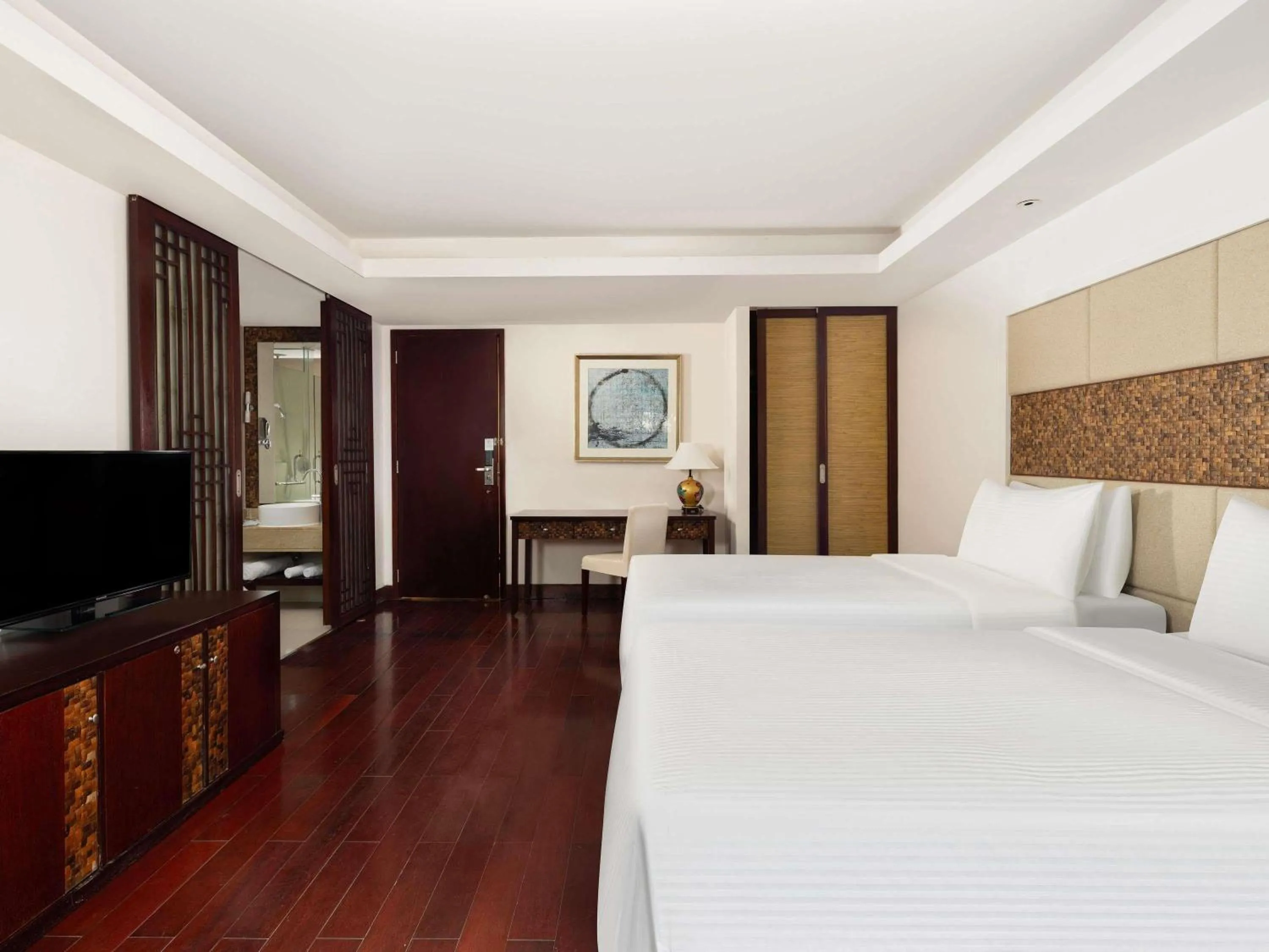 Bedroom, Bed in Grand Mercure Sanya Yalong Bay