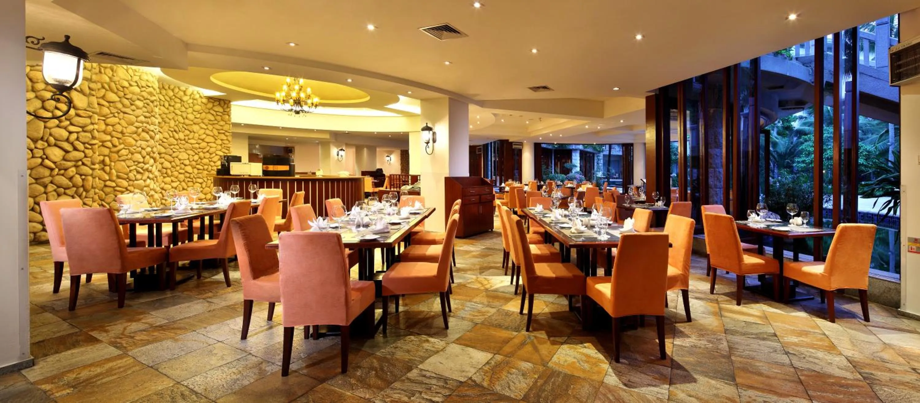 Restaurant/places to eat in Grand Mercure Sanya Yalong Bay