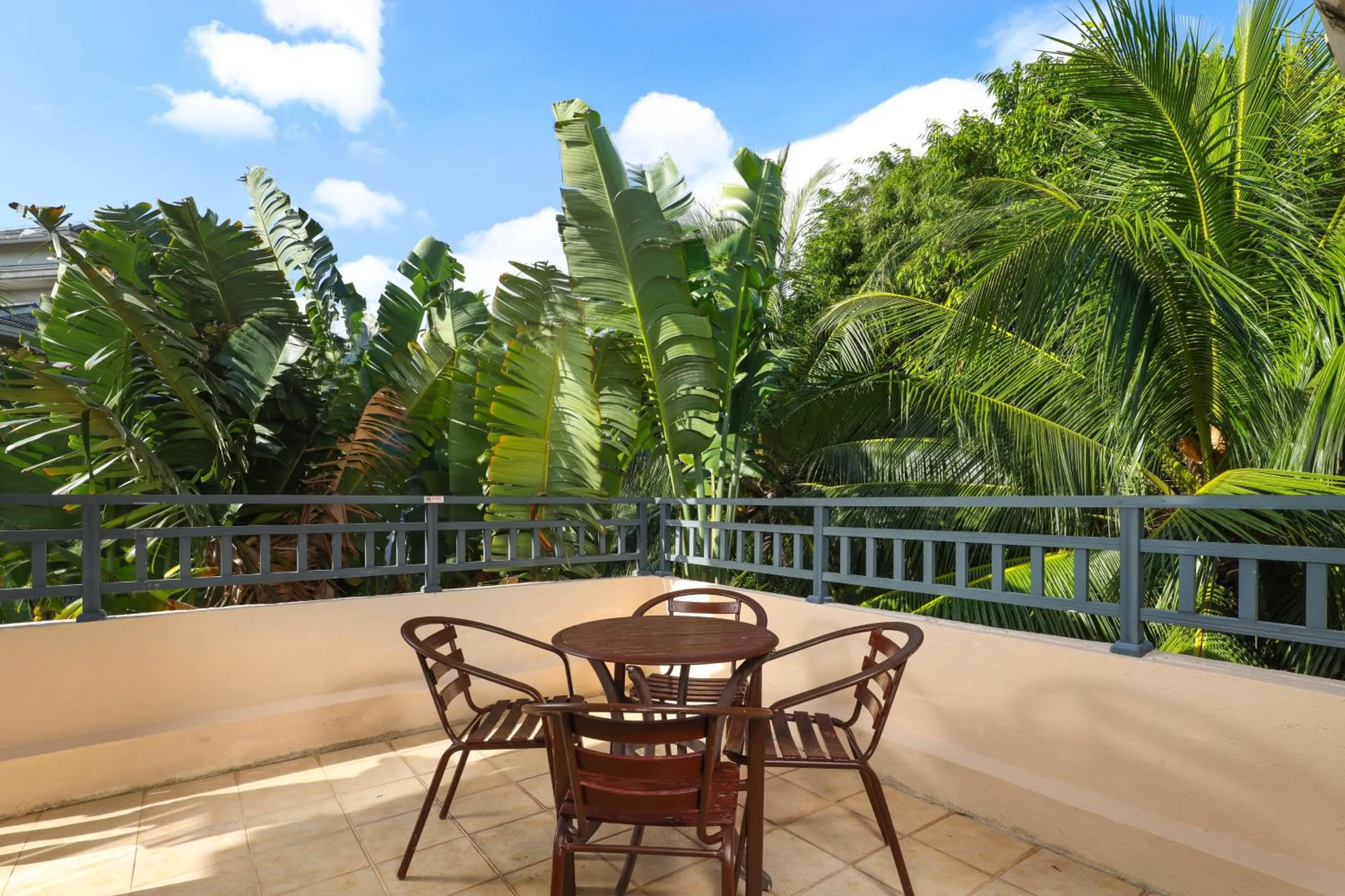 Balcony/Terrace in Grand Mercure Sanya Yalong Bay