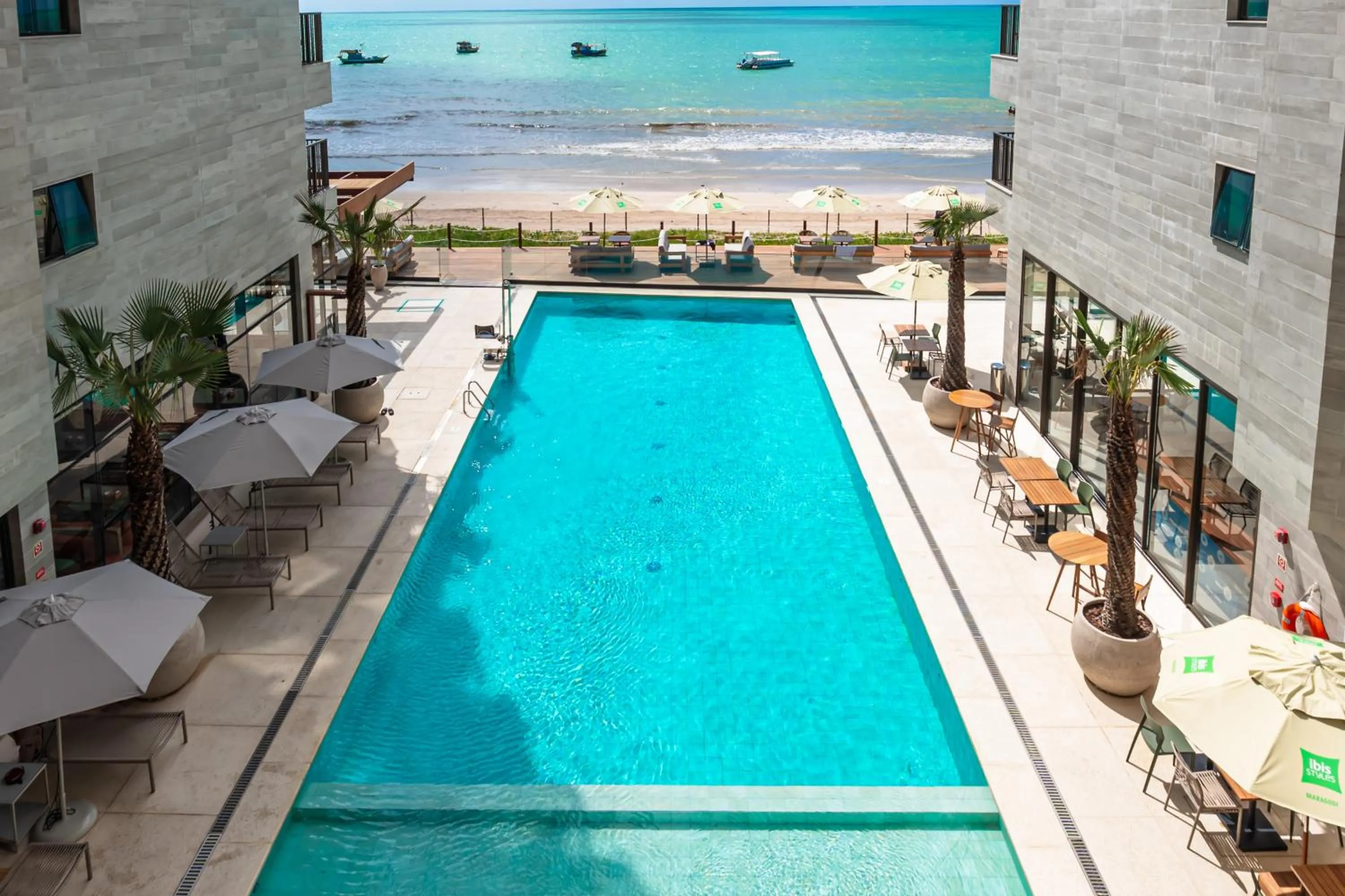 Beach in Ibis Styles Maragogi - O primeiro Ibis Styles pé na areia do Brasil