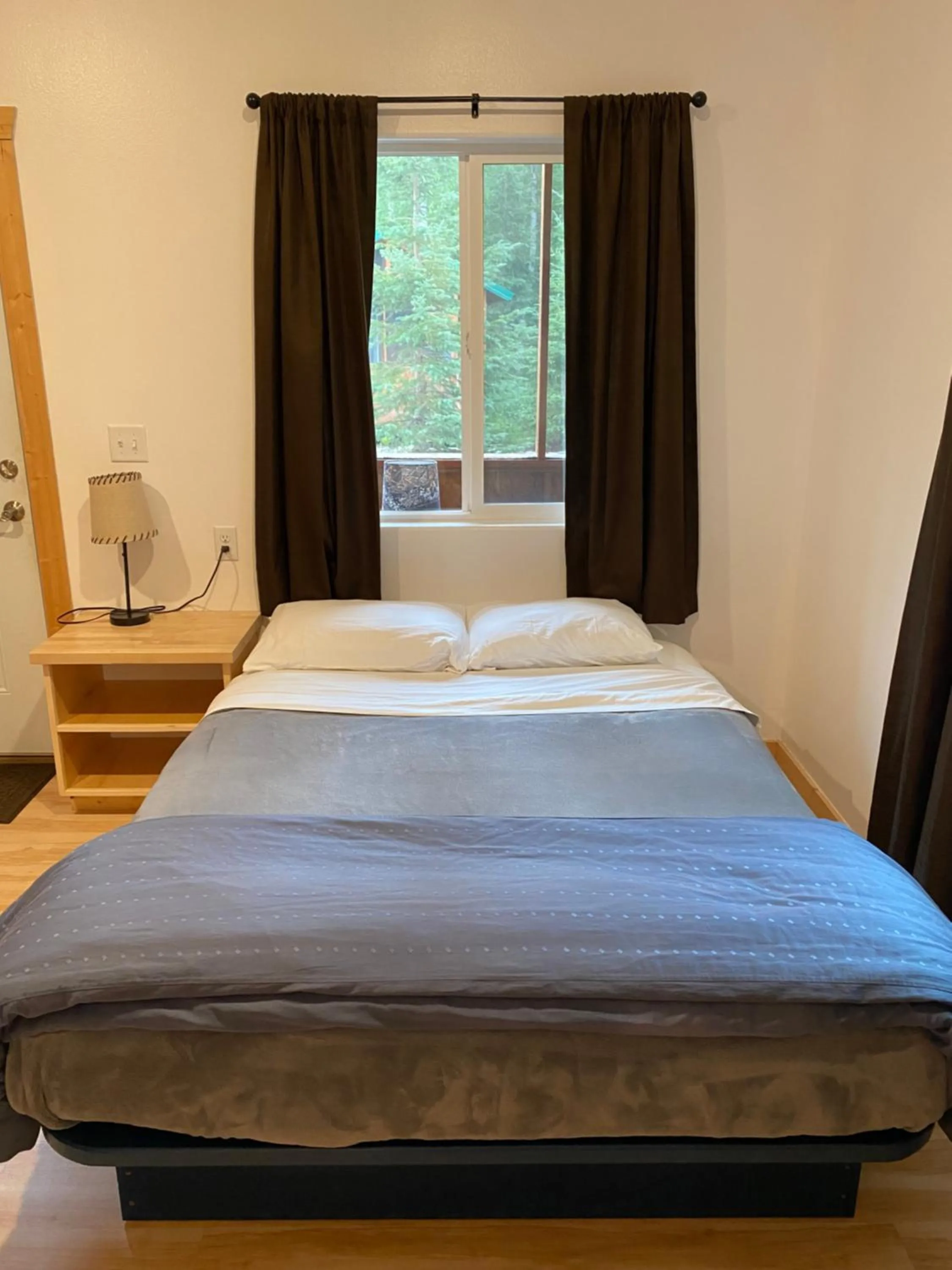 Bed in Talkeetna Wilderness Lodge & Cabin Rentals