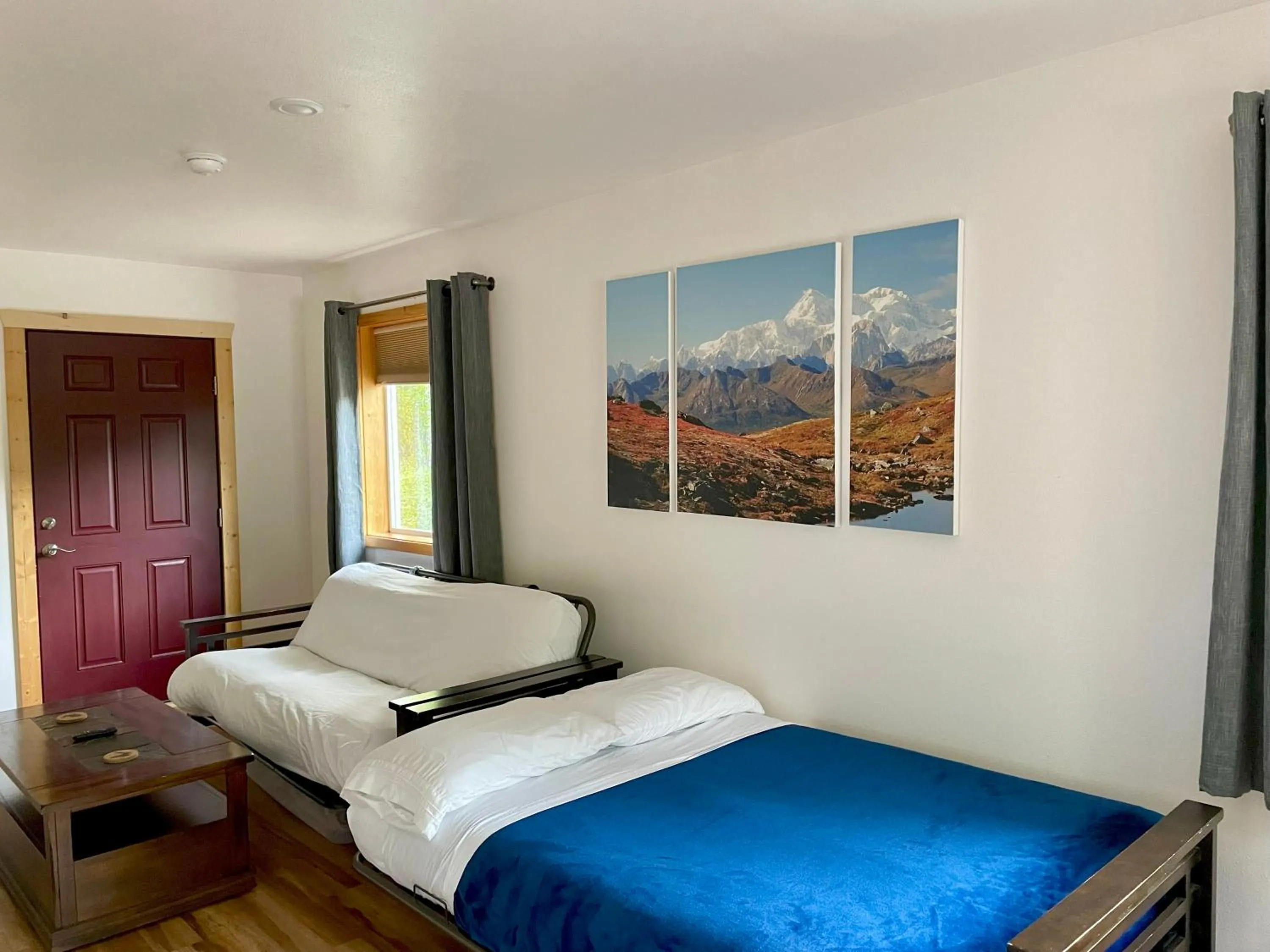 Bed in Talkeetna Wilderness Lodge & Cabin Rentals