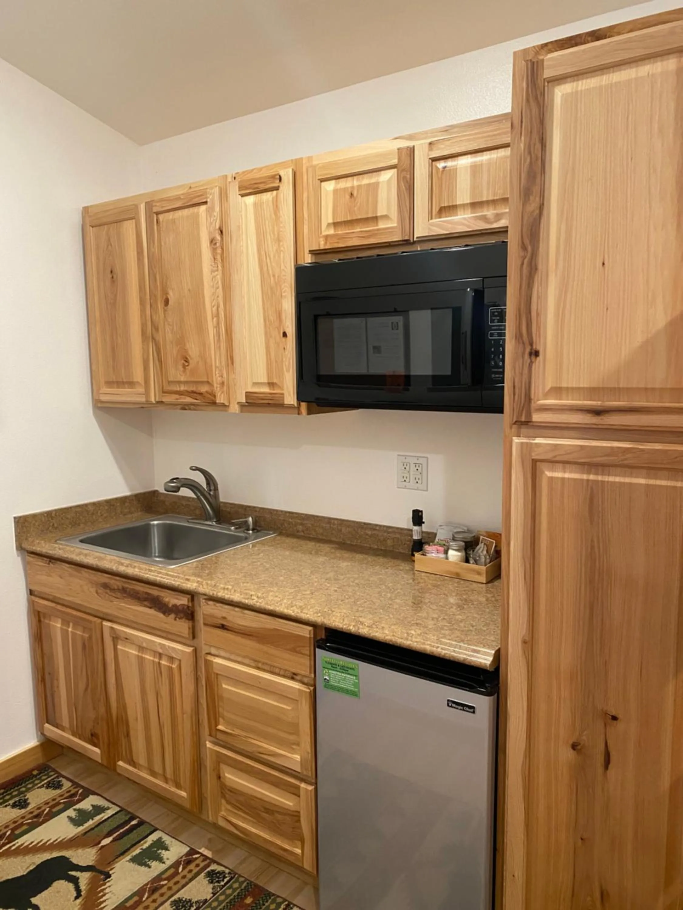 Kitchen or kitchenette in Talkeetna Wilderness Lodge & Cabin Rentals