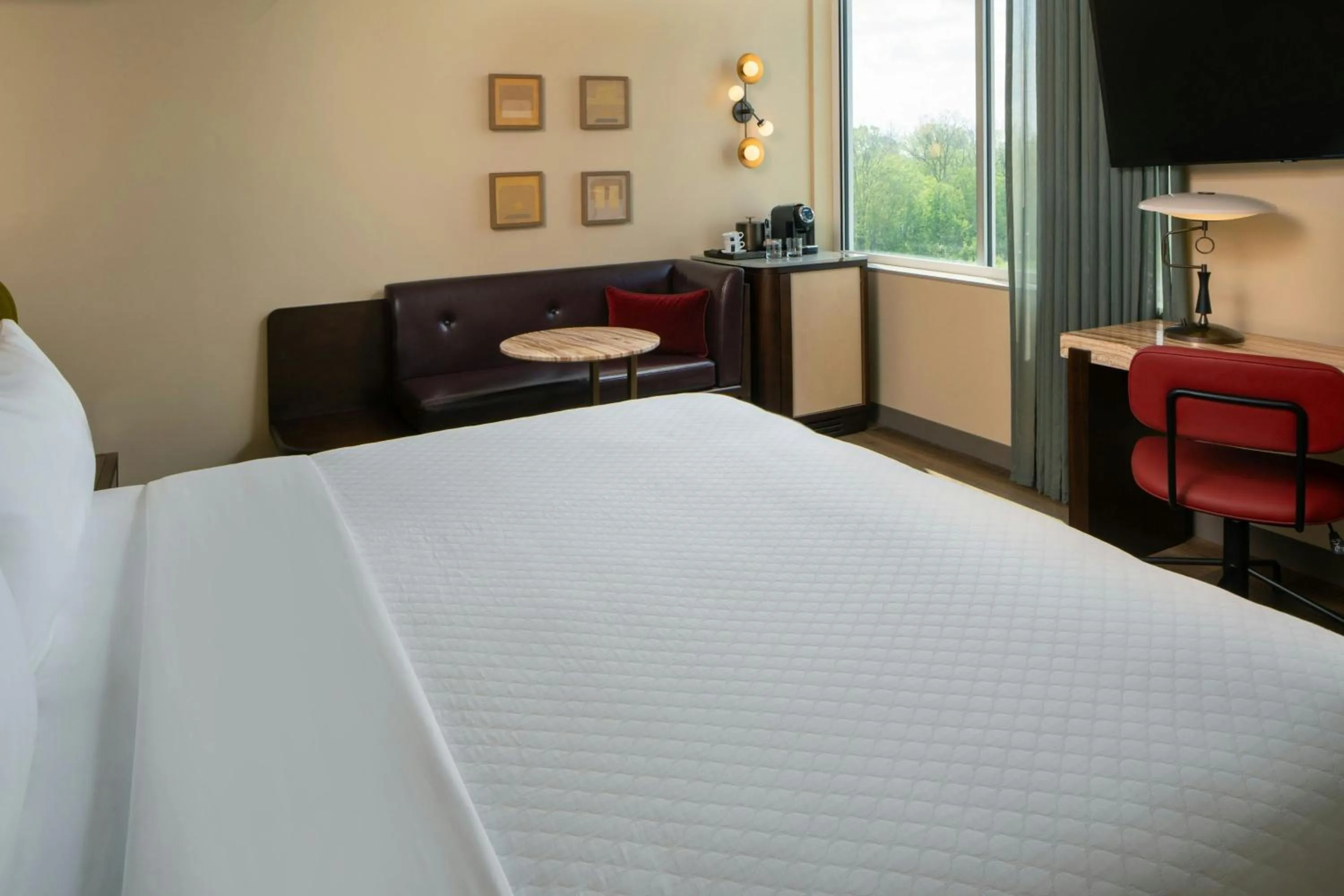 Photo of the whole room, Bed in The Tallison Hotel, a Tribute Portfolio Hotel