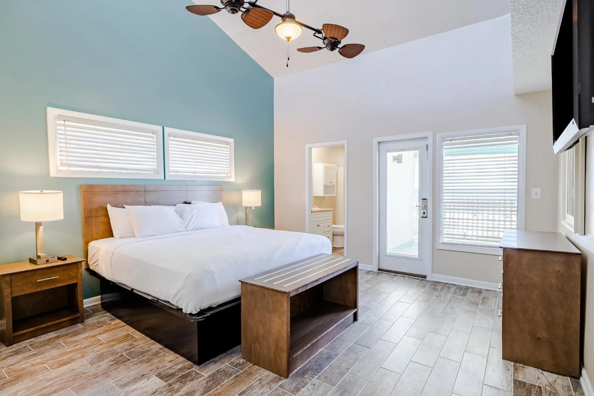 Bed in Sandpiper Beacon Beach Resort