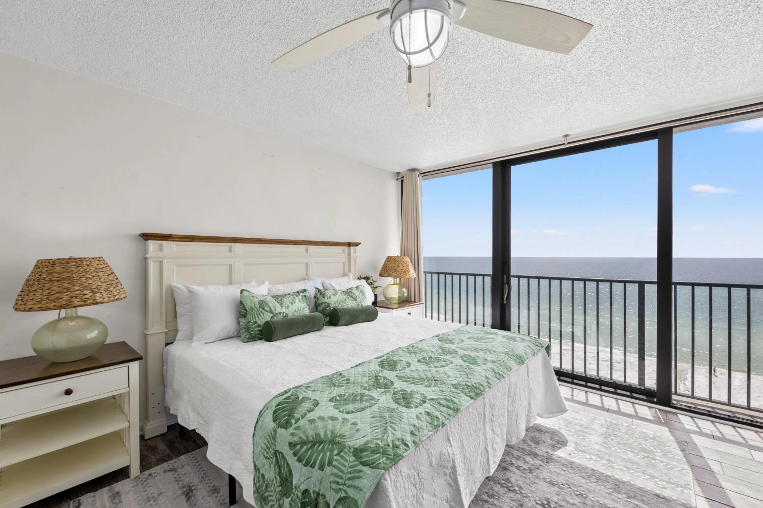 Bed in Sandpiper Beacon Beach Resort