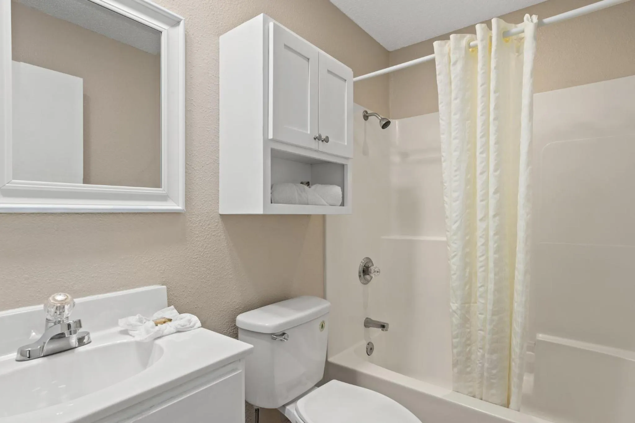 Sandpiper Beacon Beach Resort