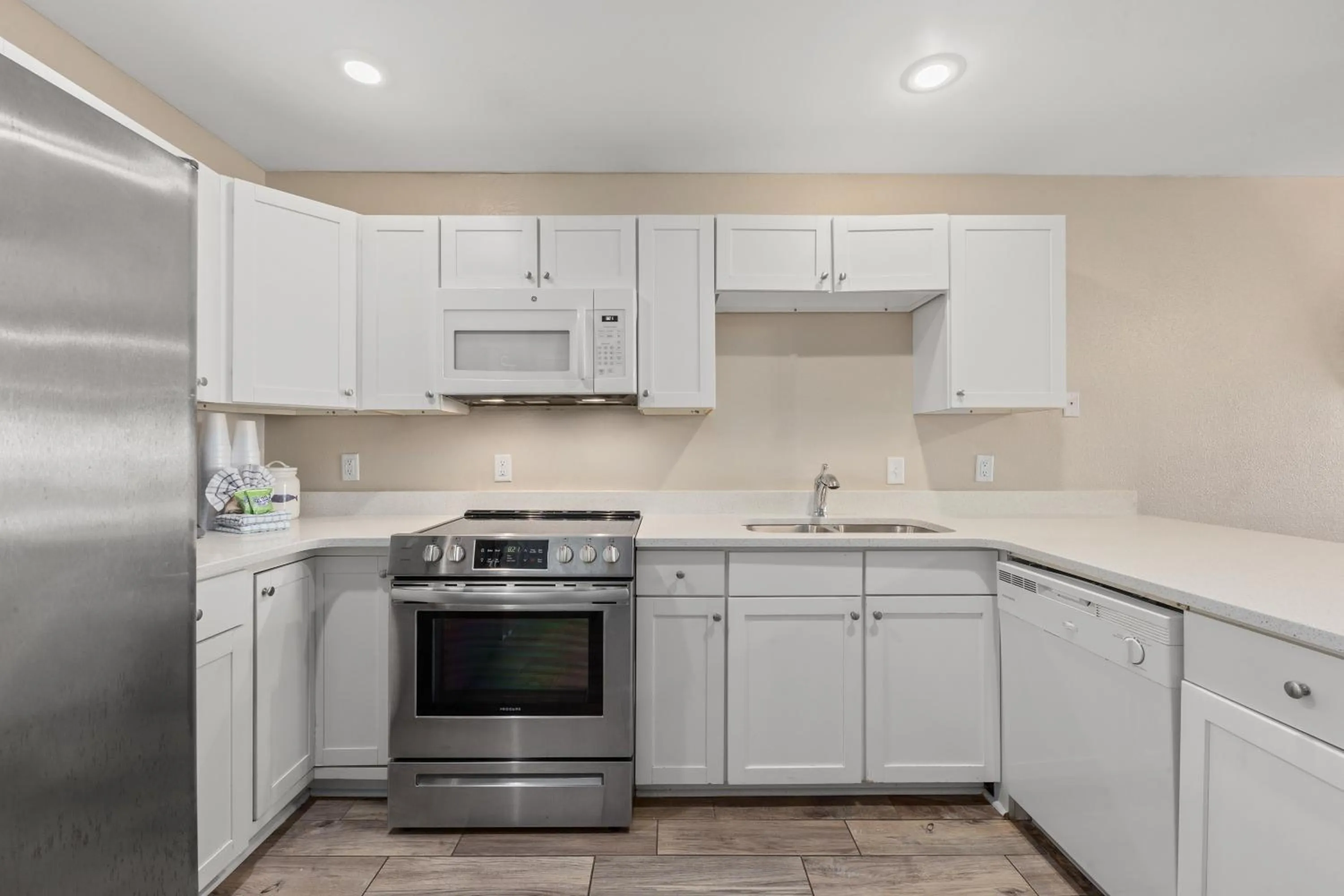 Sandpiper Beacon Beach Resort