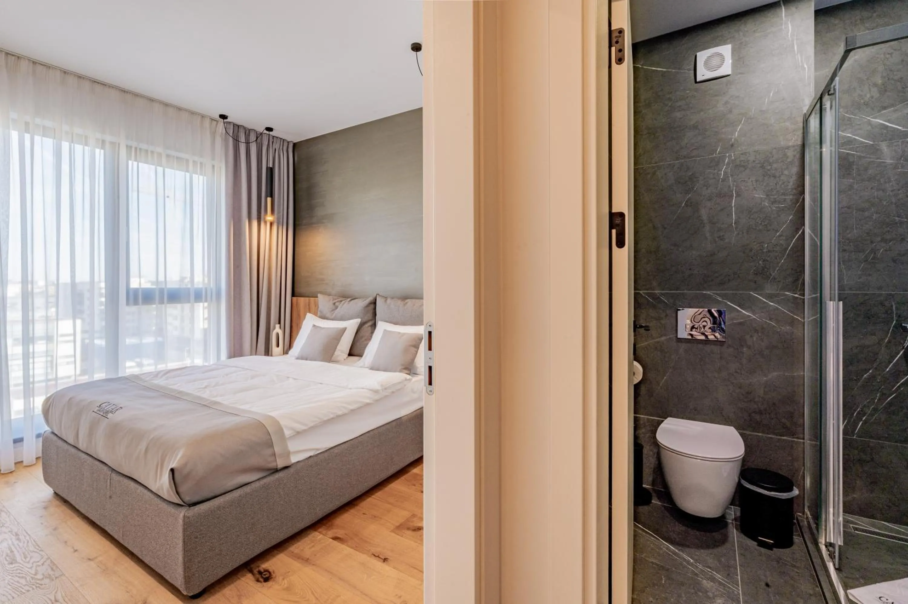 Shower, Bed in Cavar Aparthotel
