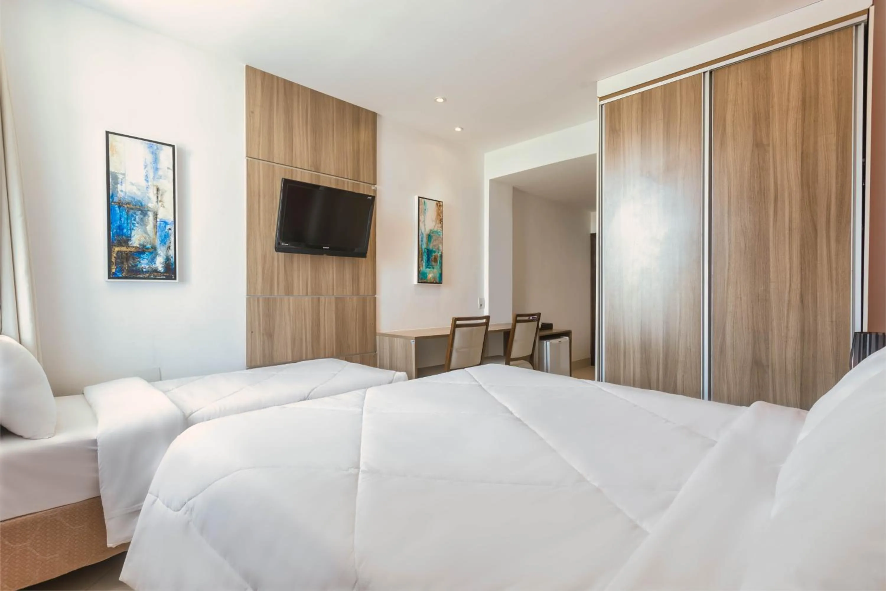 Photo of the whole room, Bed in DOM Barra Hotel