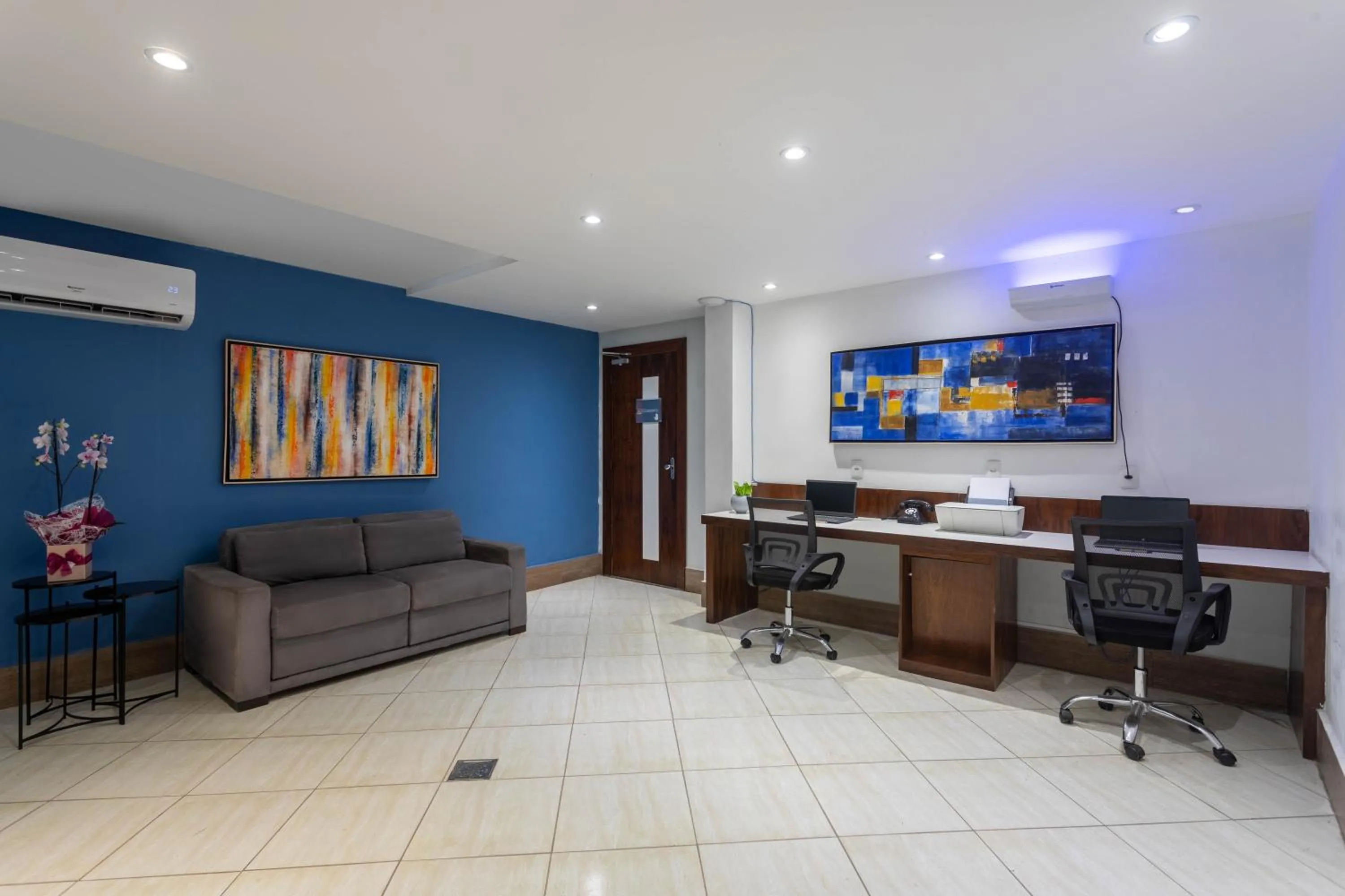 Seating area in DOM Barra Hotel