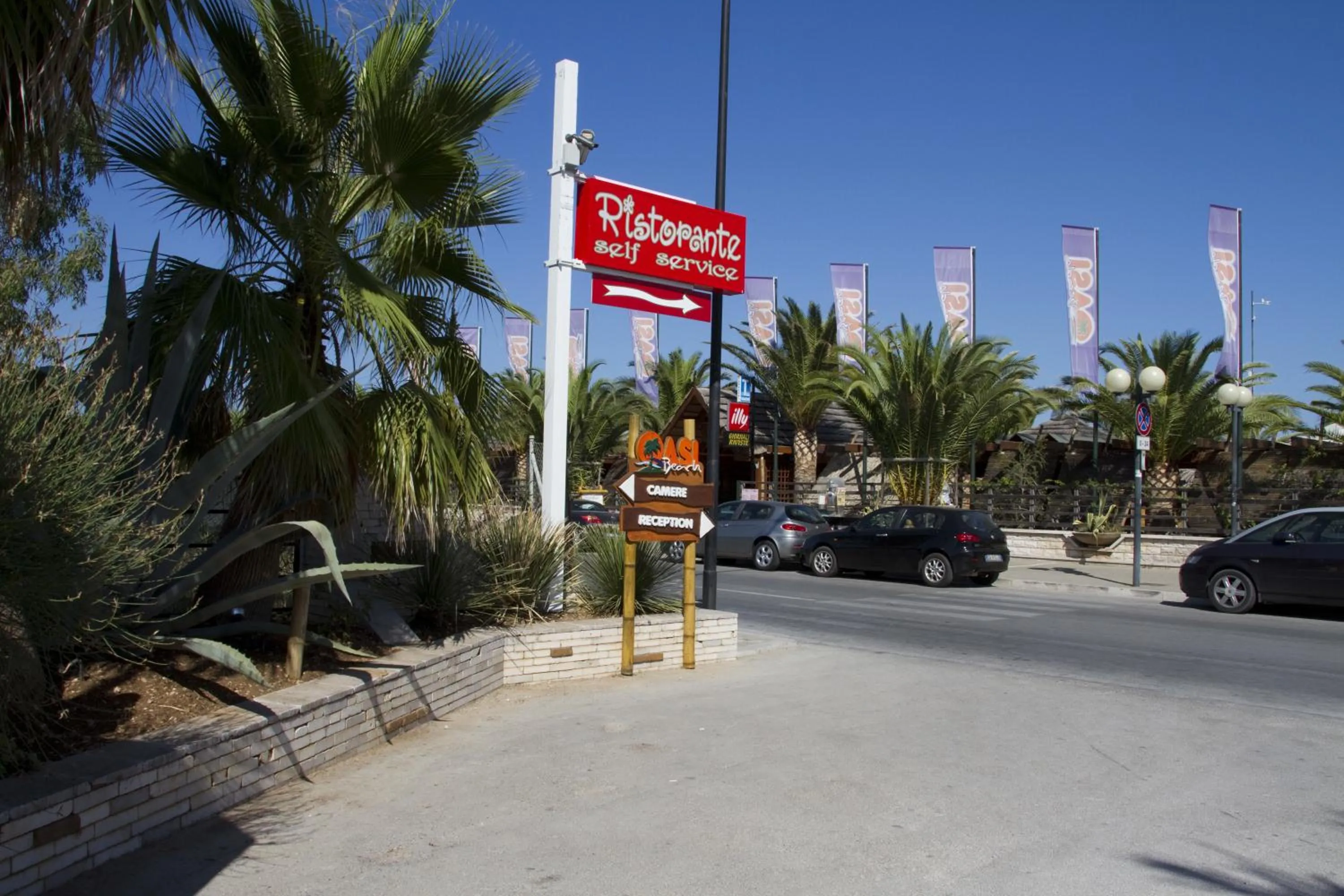 Facade/entrance in Oasi Beach Hotel