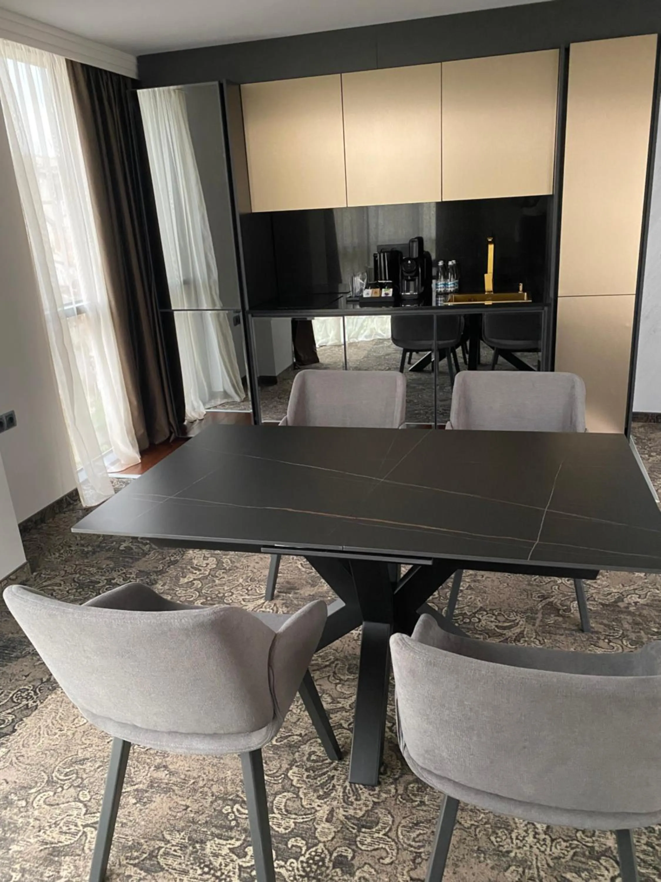 Dining area in Hotel Royal Plovdiv