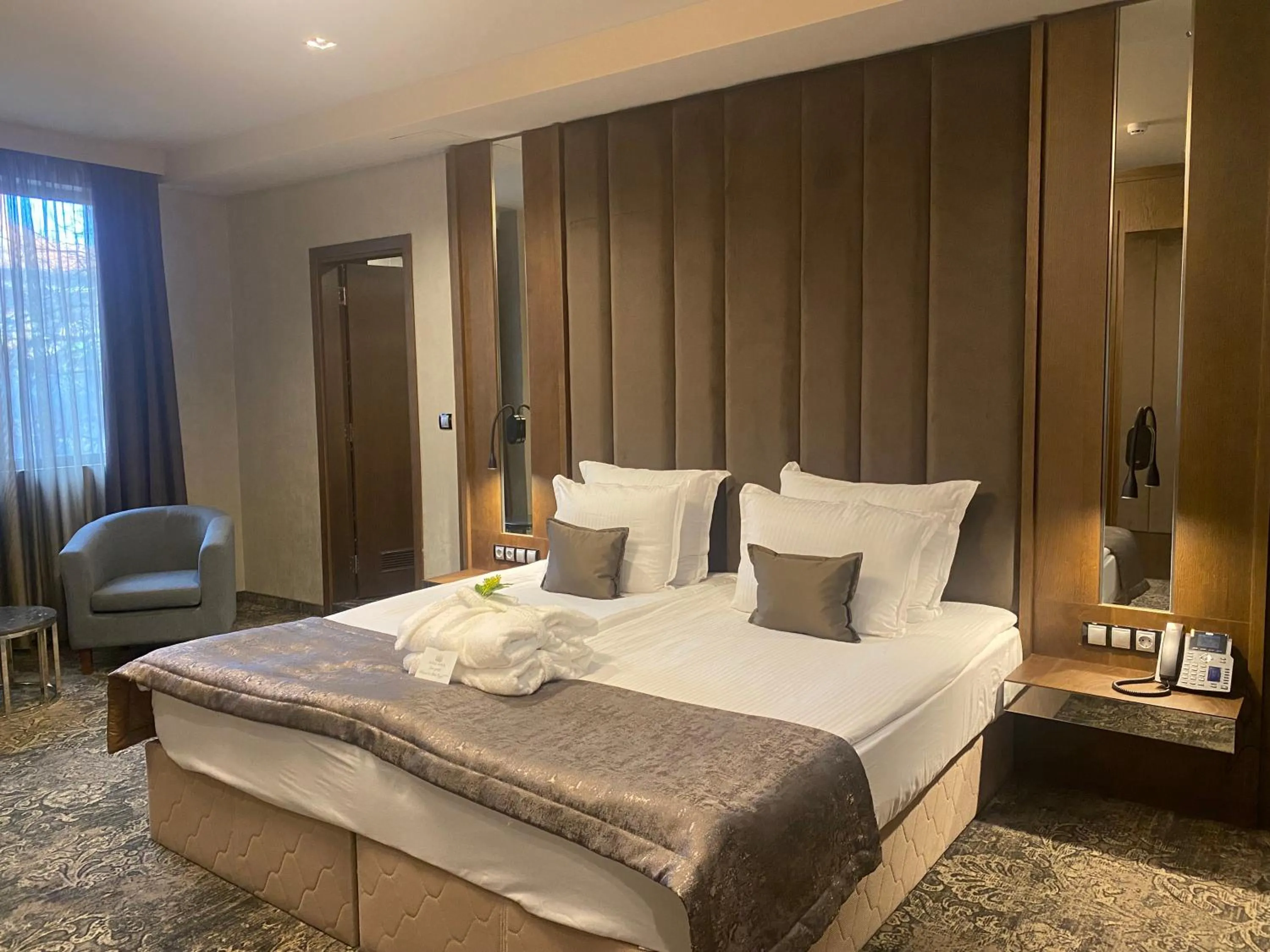 Bedroom, Bed in Hotel Royal Plovdiv