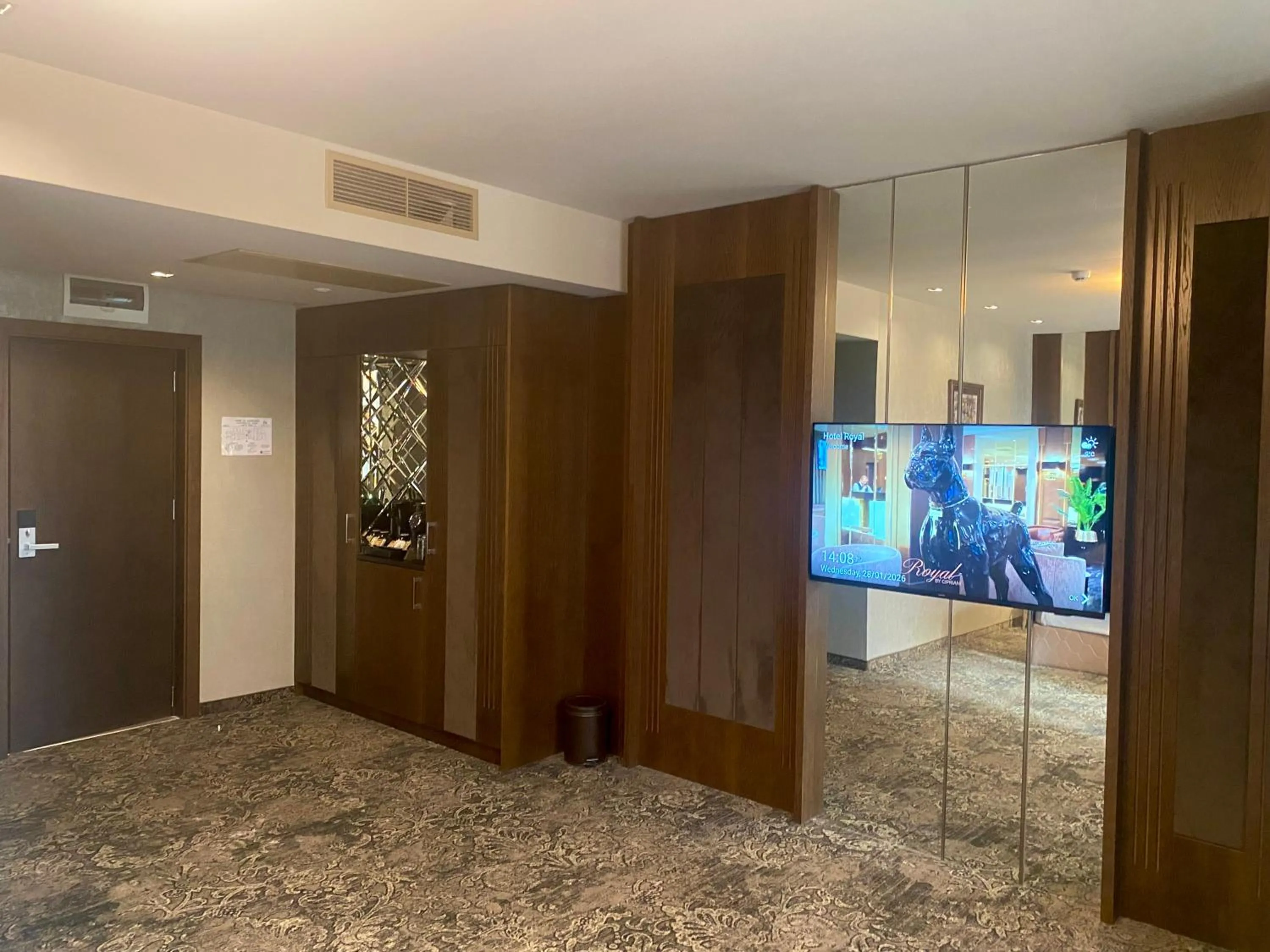 TV and multimedia in Hotel Royal Plovdiv