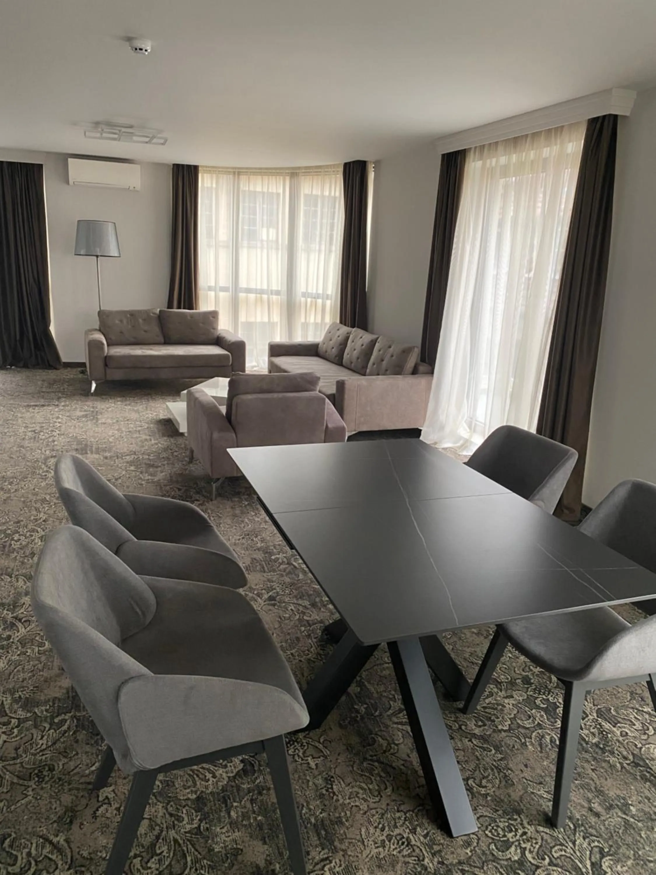 Living room in Hotel Royal Plovdiv