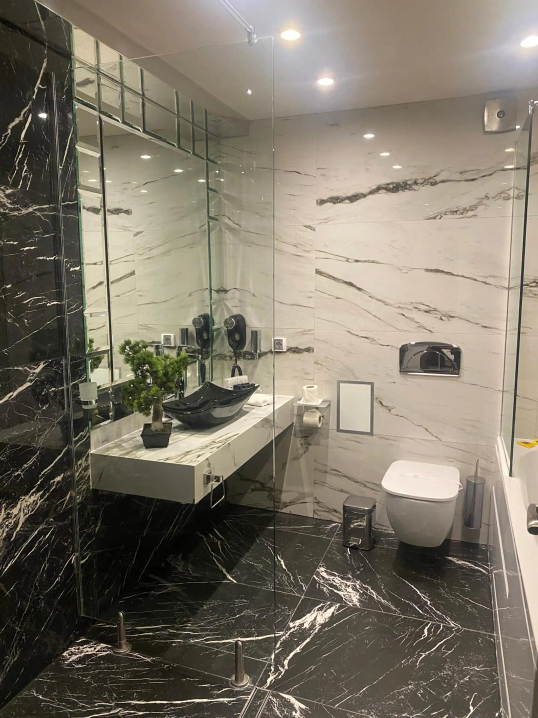 Bathroom in Hotel Royal Plovdiv