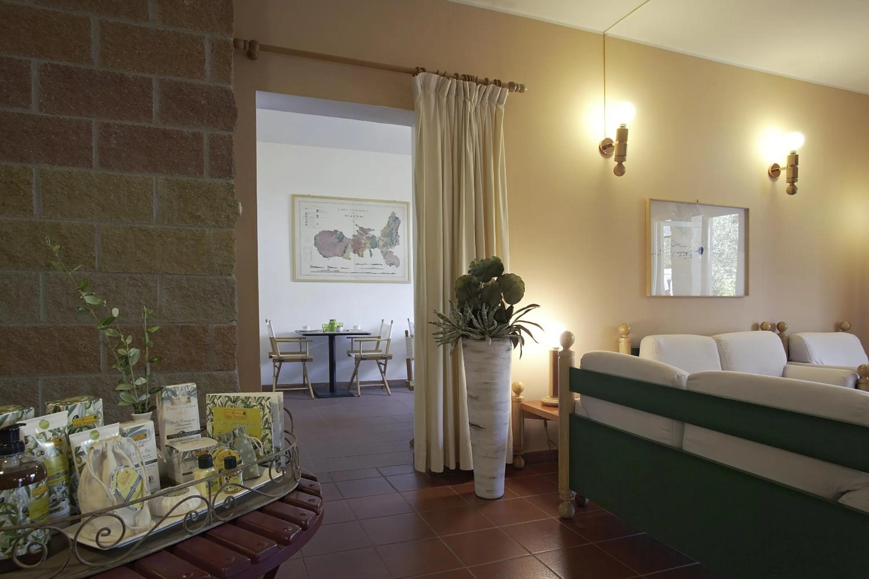Lounge or bar, Bed in Hotel & Resort Sant'Anna Del Volterraio