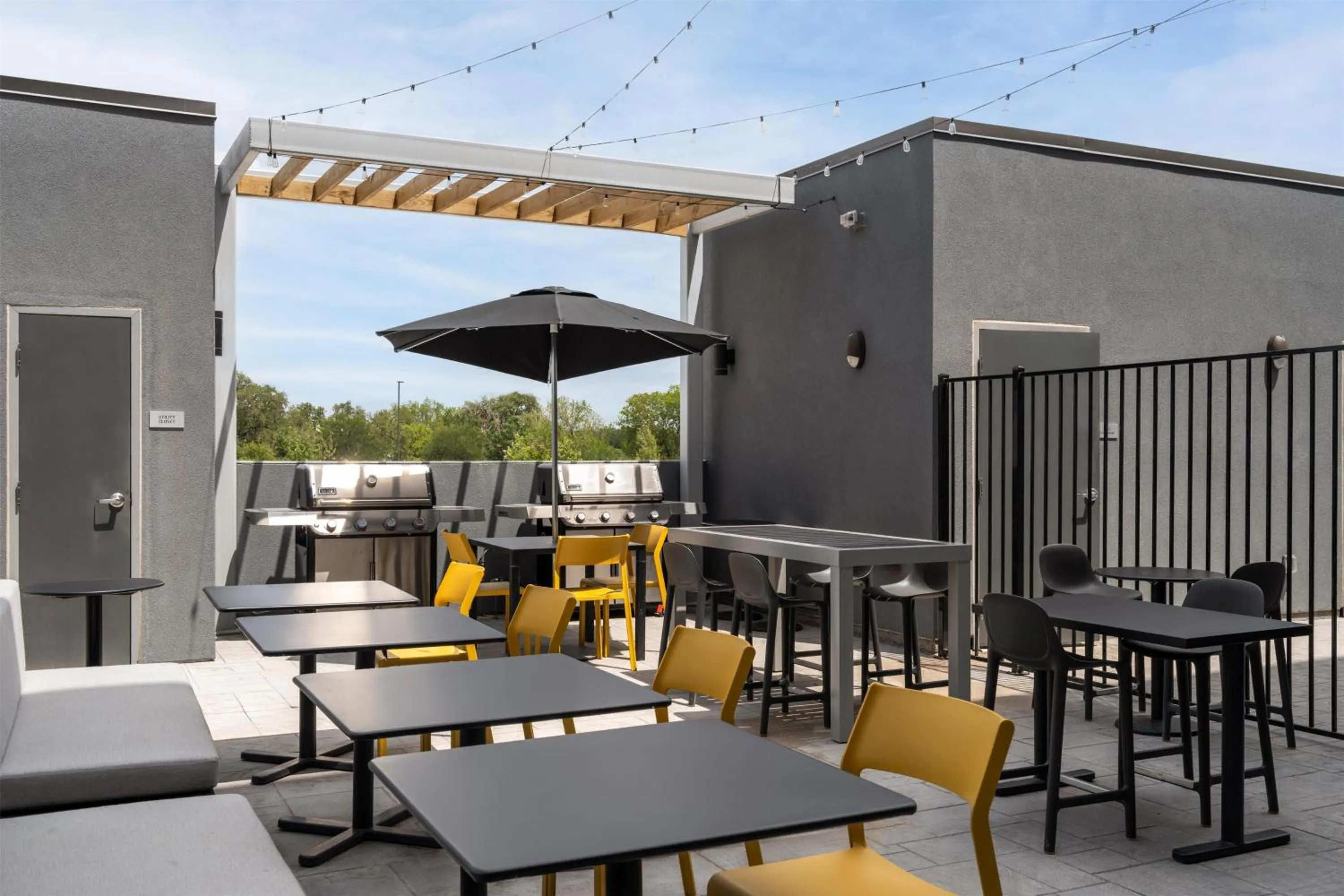 Patio in Home2 Suites By Hilton Austin South