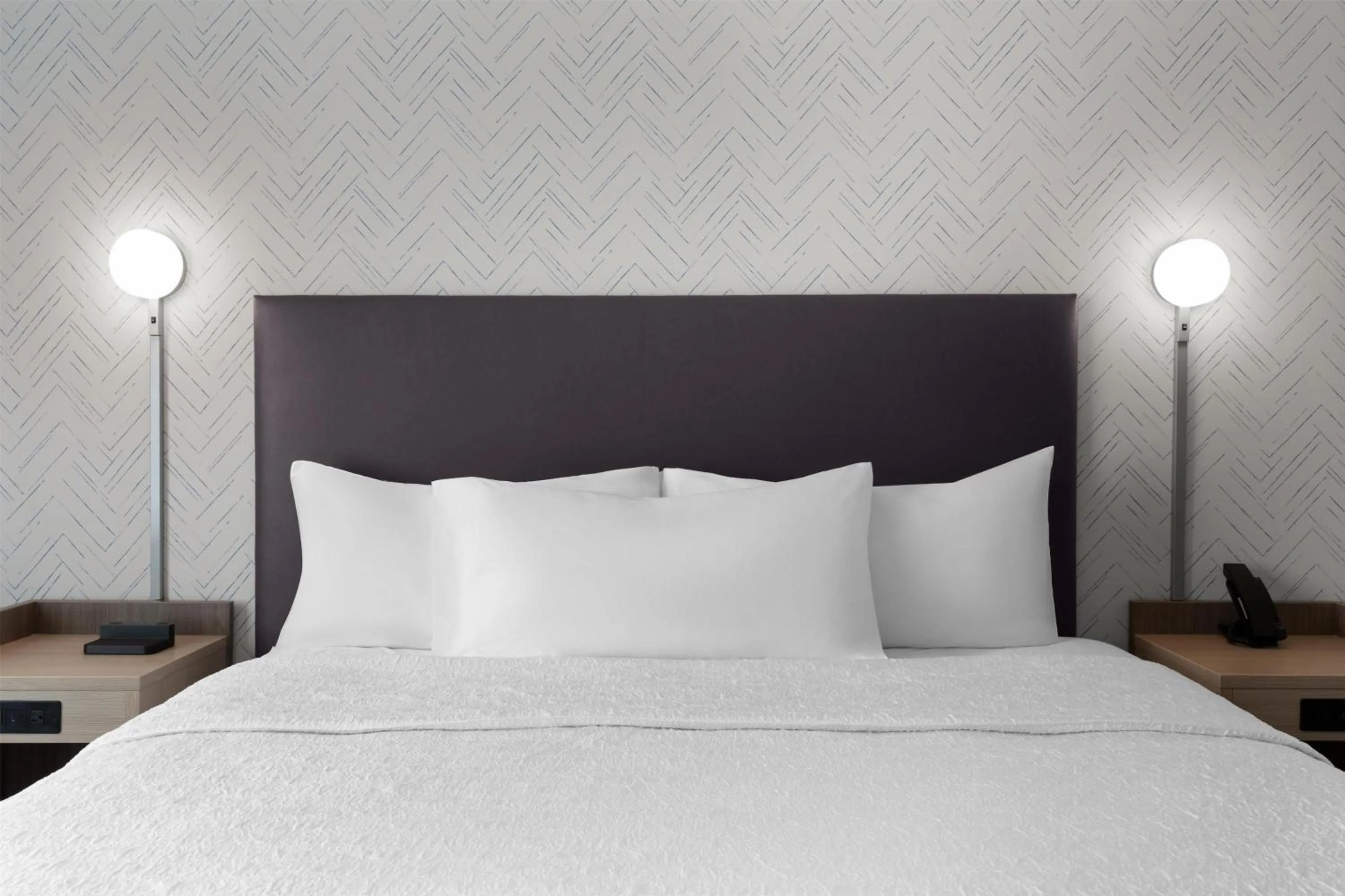 Bed in Home2 Suites By Hilton Austin South