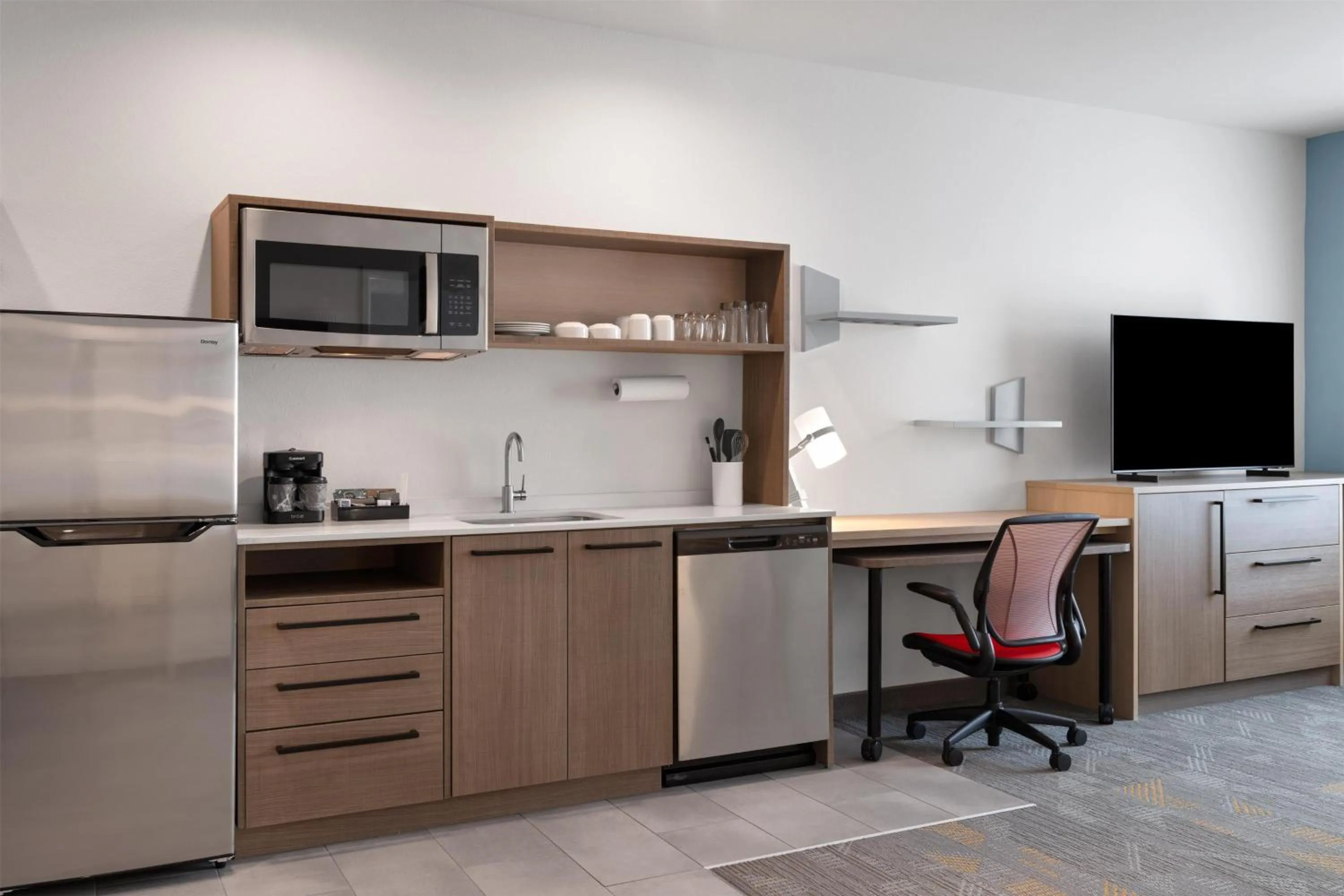 Kitchen or kitchenette in Home2 Suites By Hilton Austin South