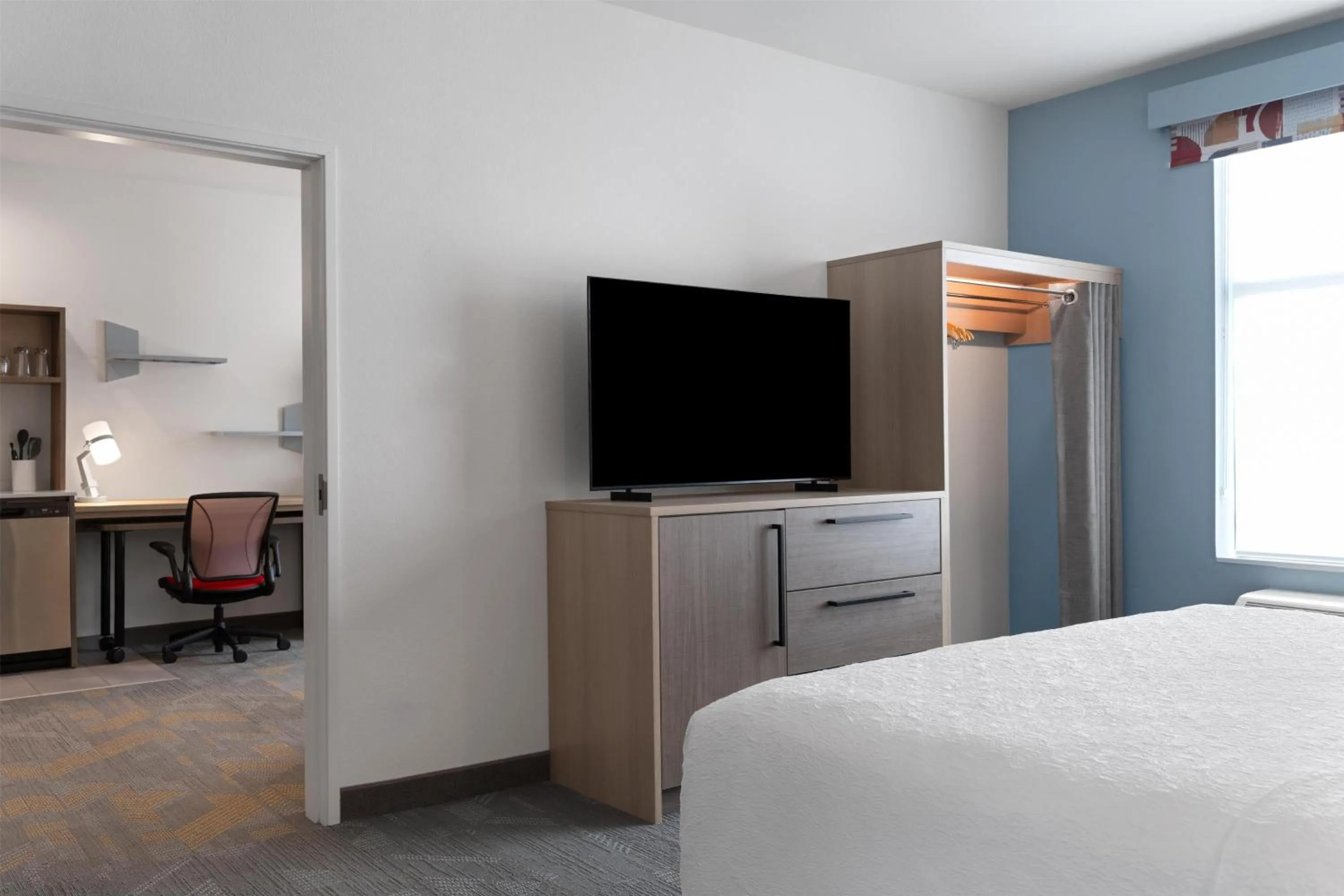 Bed in Home2 Suites By Hilton Austin South