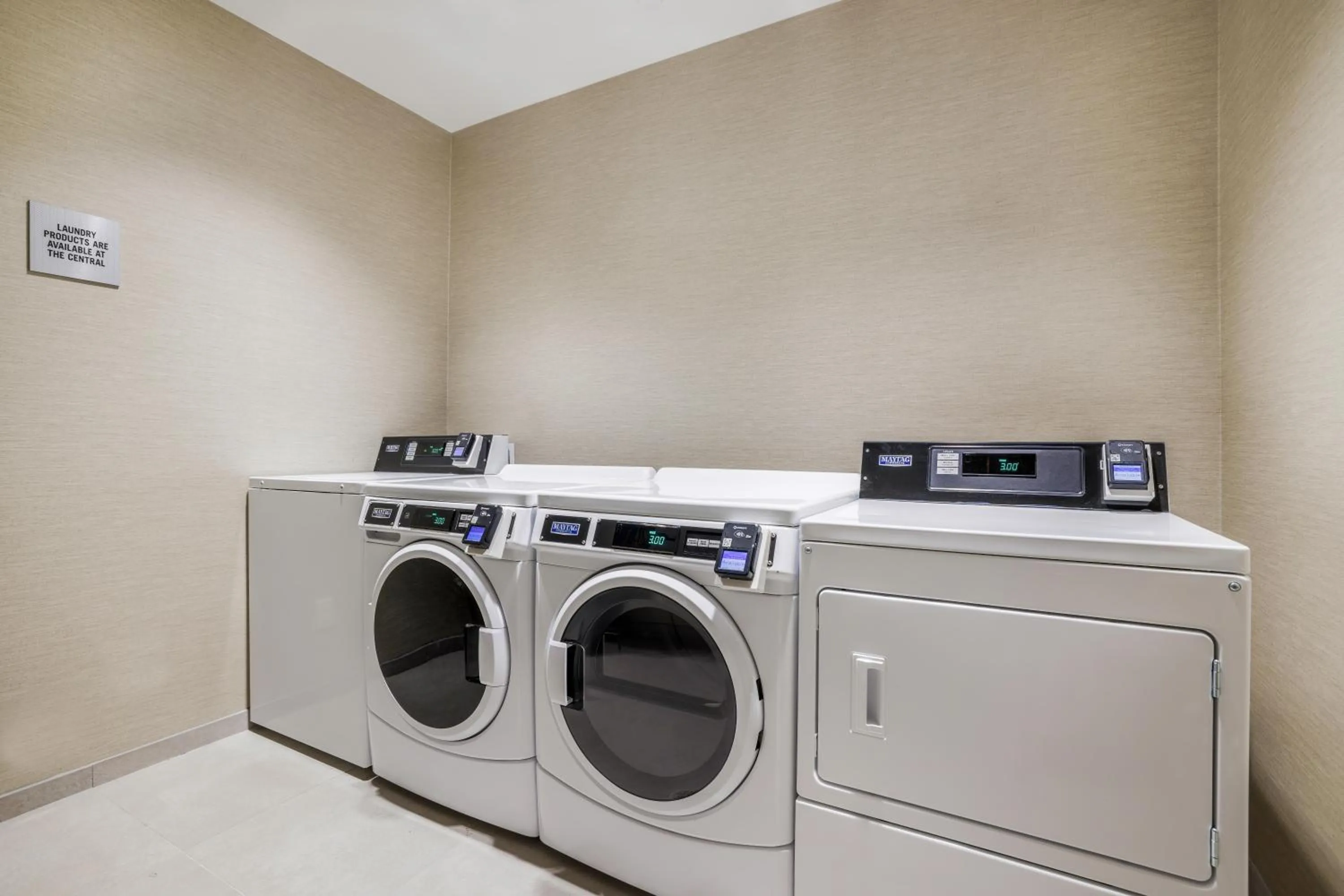 washing machine in Home2 Suites By Hilton Madison East