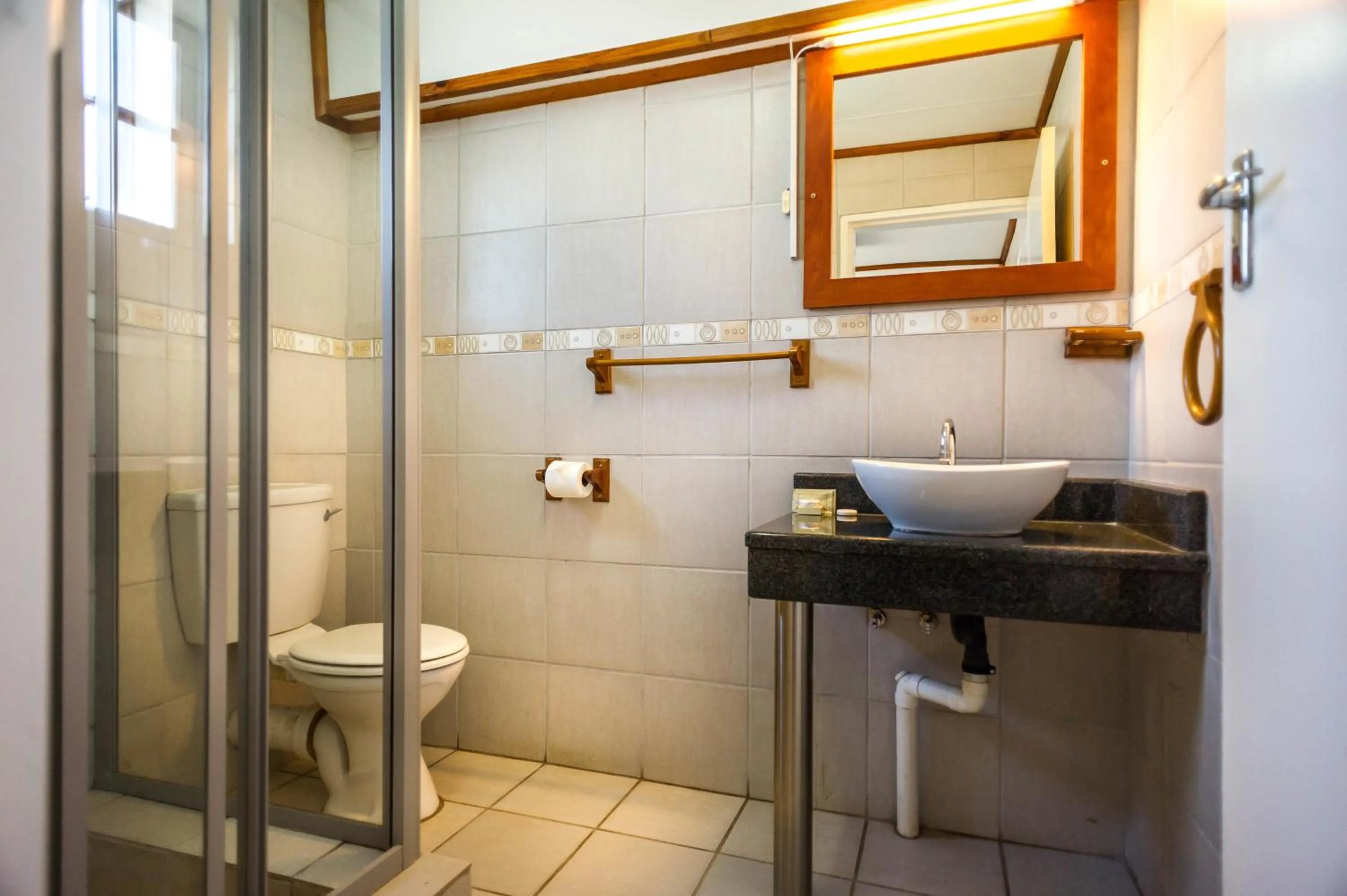 Shower in Bolivia Lodge