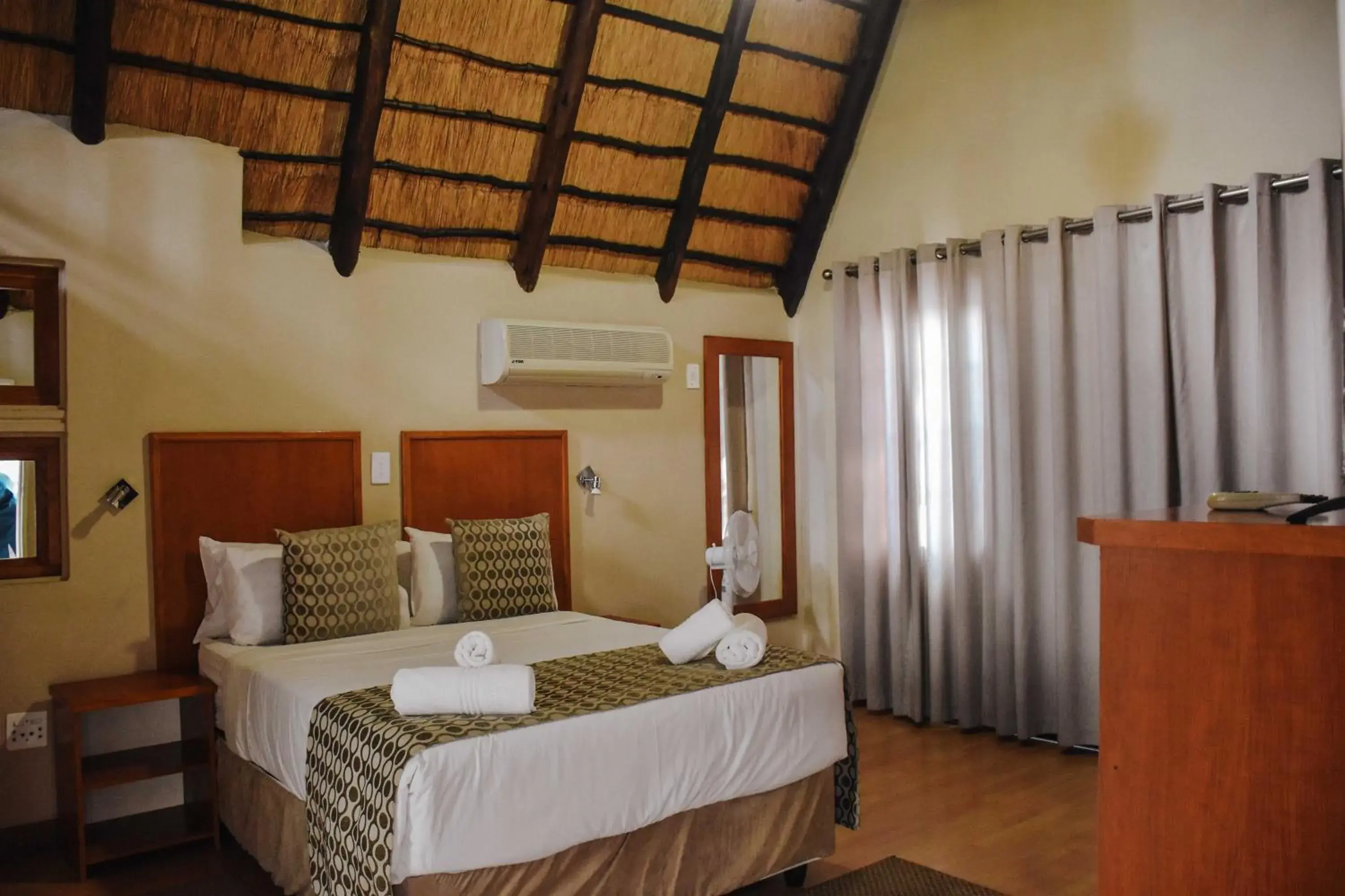 Business Room - Thatch Roof in Bolivia Lodge Business Room - Thatch Roof in Bolivia Lodge