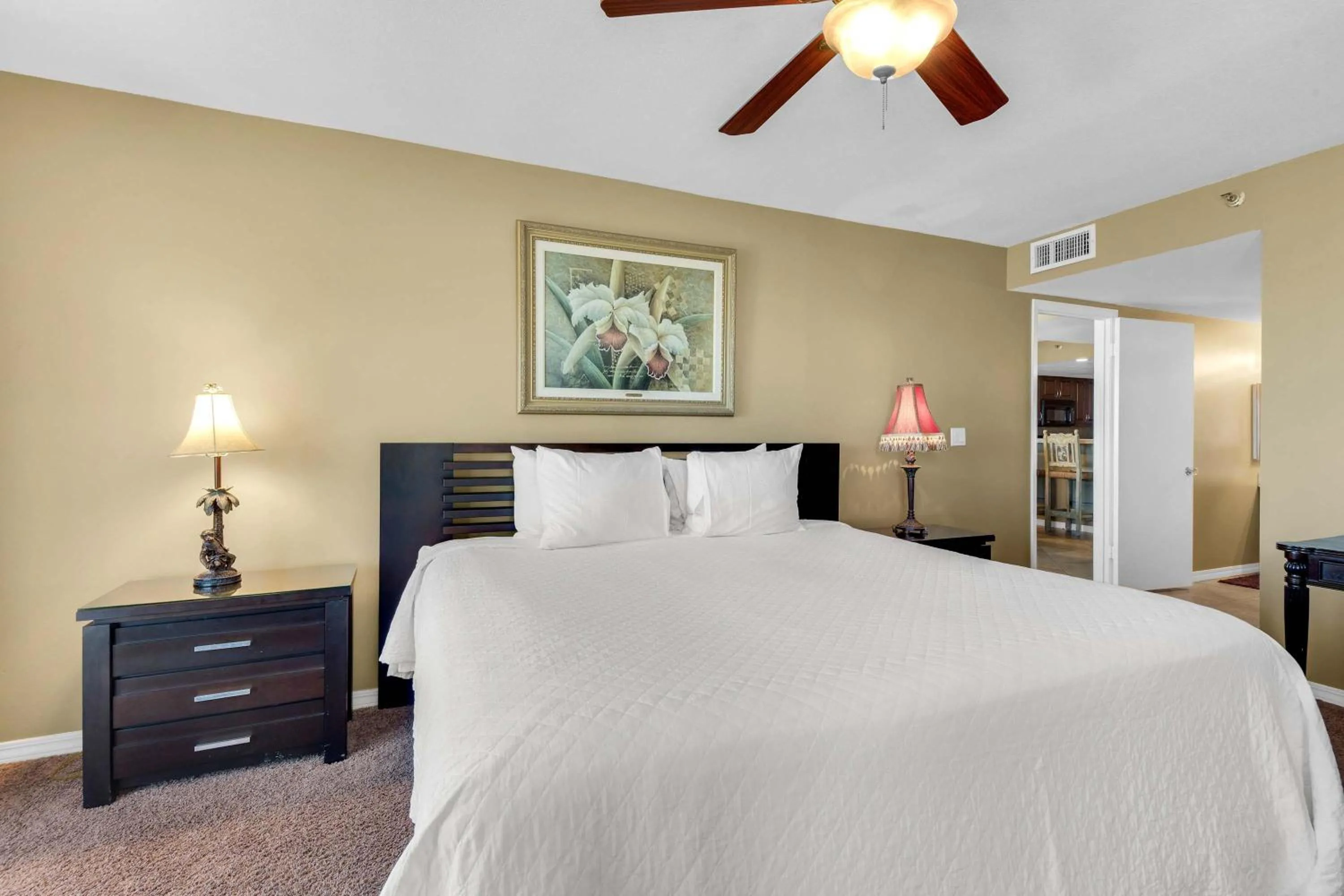 Bed in Destin Towers 32