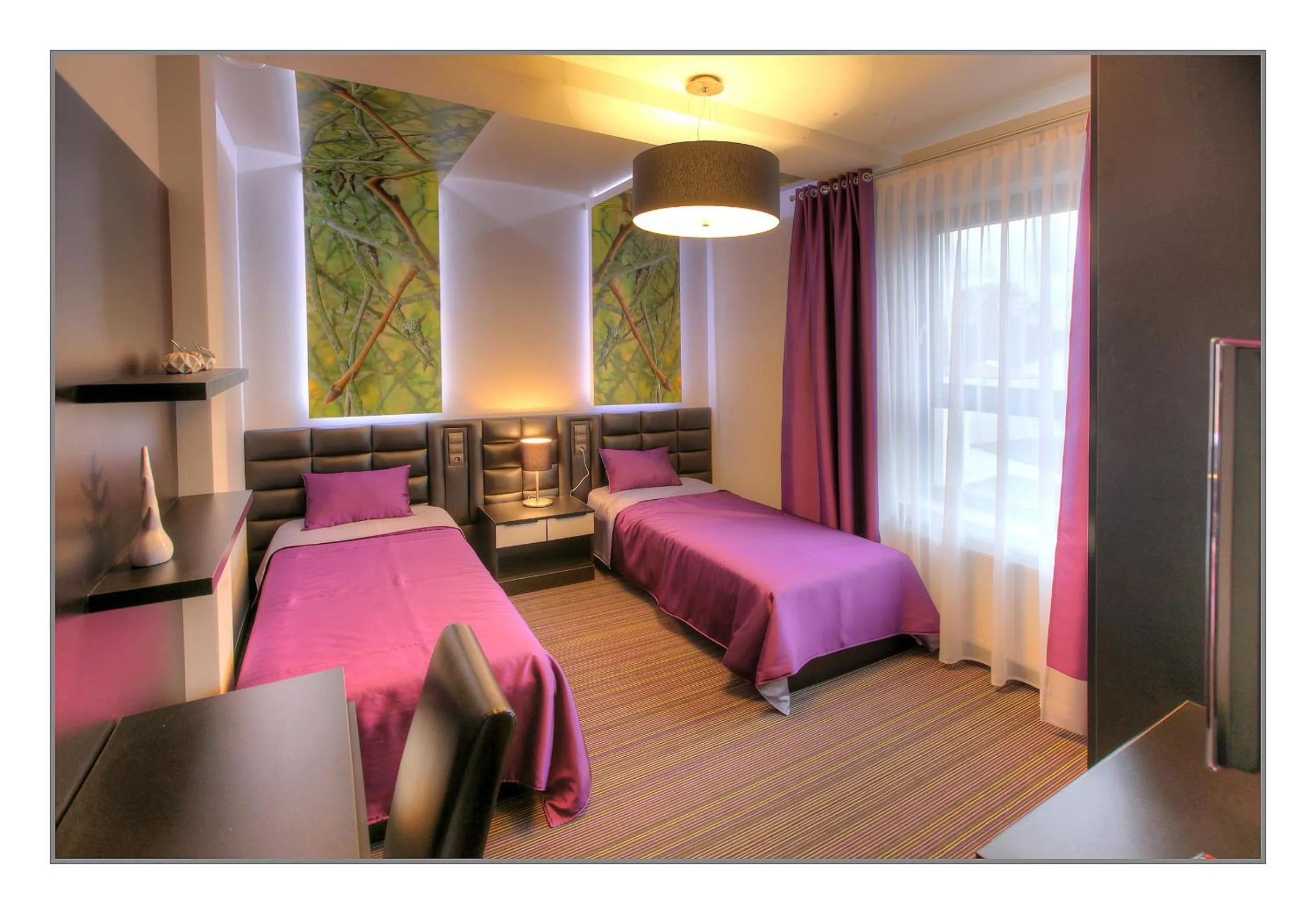 Twin Room with Bathroom - single occupancy in Villa Park