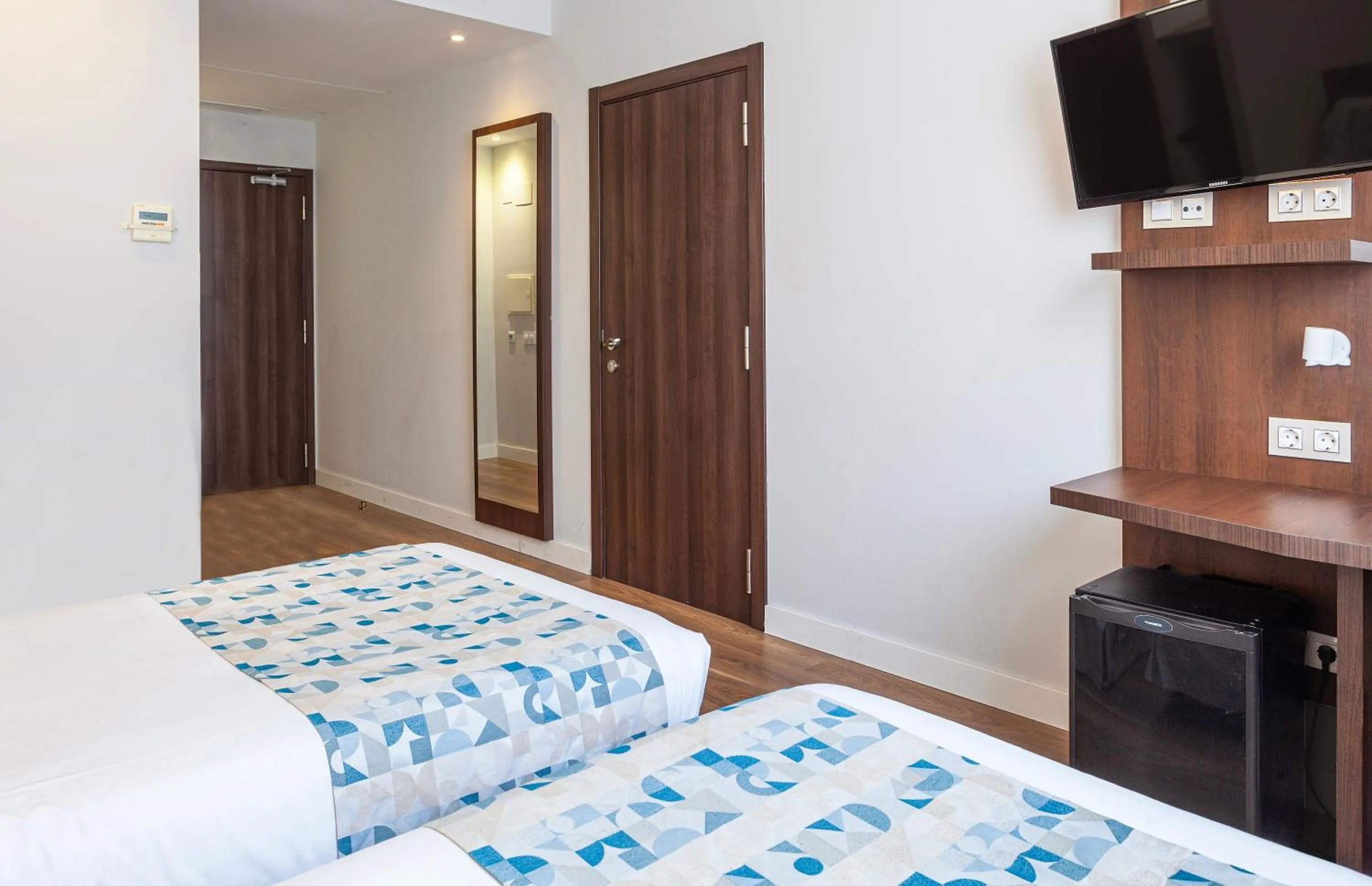 Photo of the whole room, Bed in Hotel Olympia Universidades