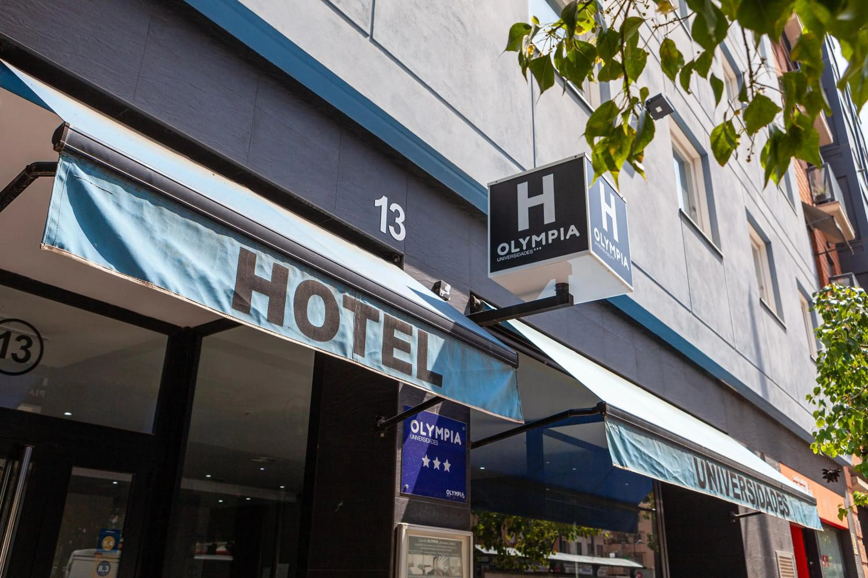 Facade/entrance in Hotel Olympia Universidades