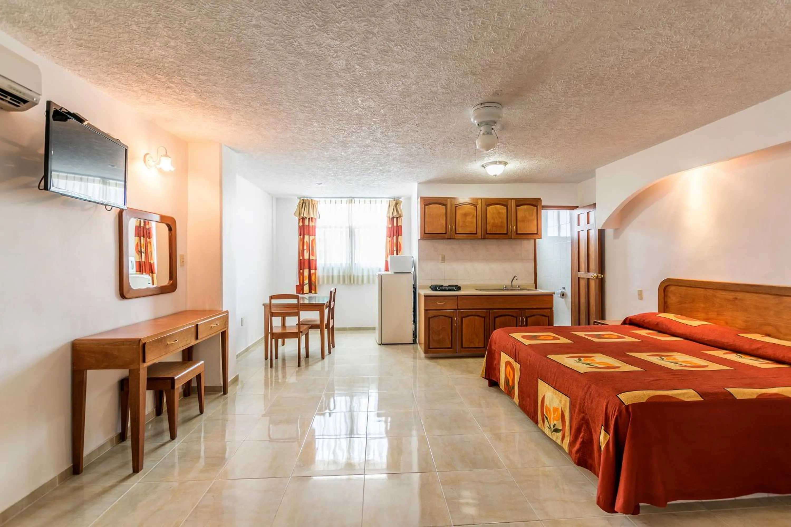 Bedroom, Bed in Suites Poliforum Inn