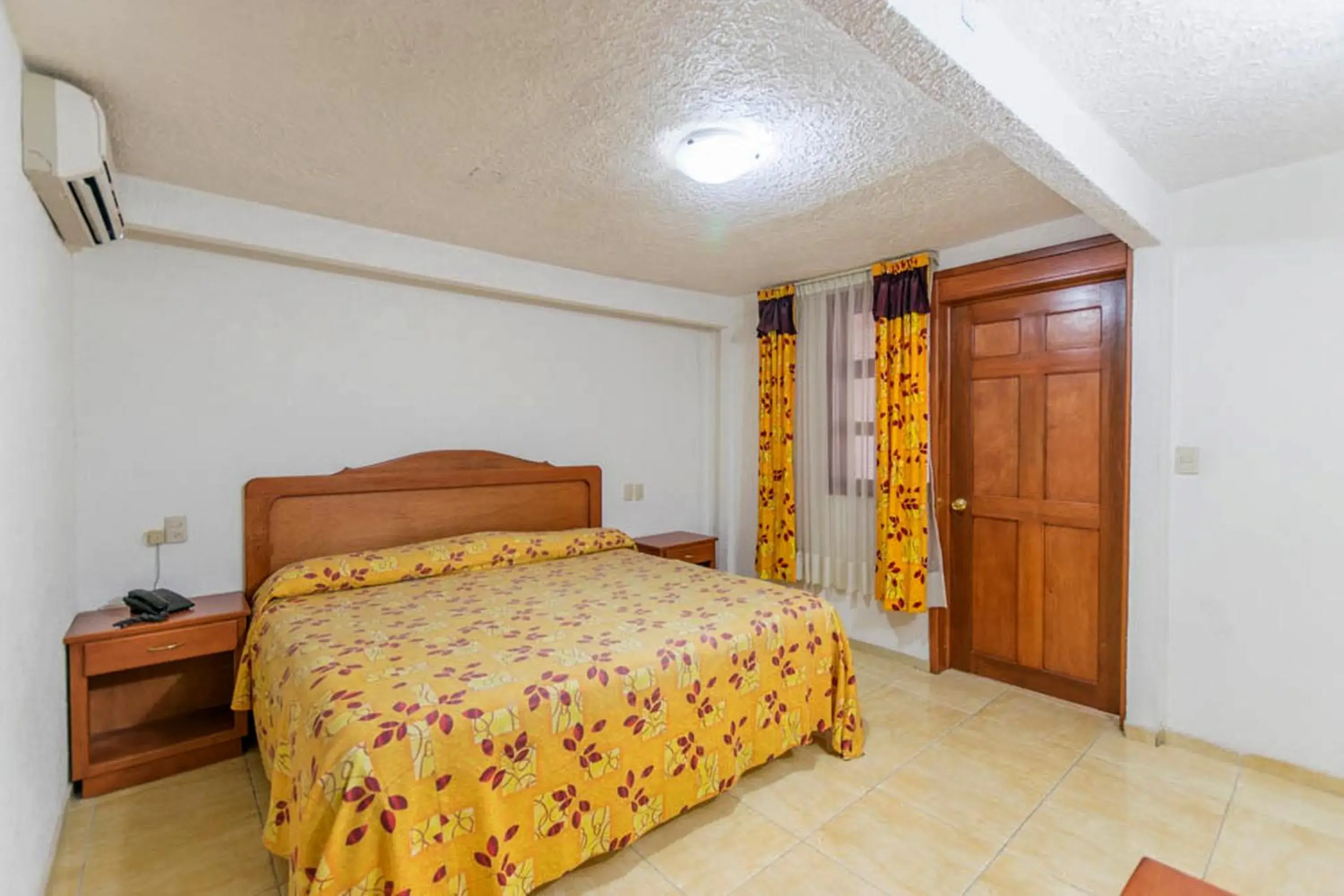 Double Room with Private Bathroom in Suites Poliforum Inn Double Room with Private Bathroom in Suites Poliforum Inn