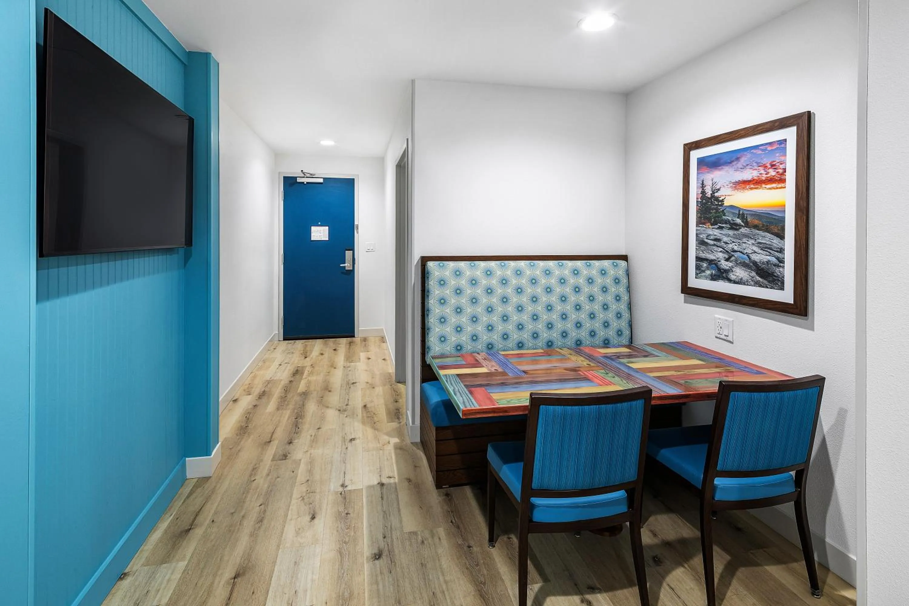 Dining area in Compass by Margaritaville Hotel Pigeon Forge